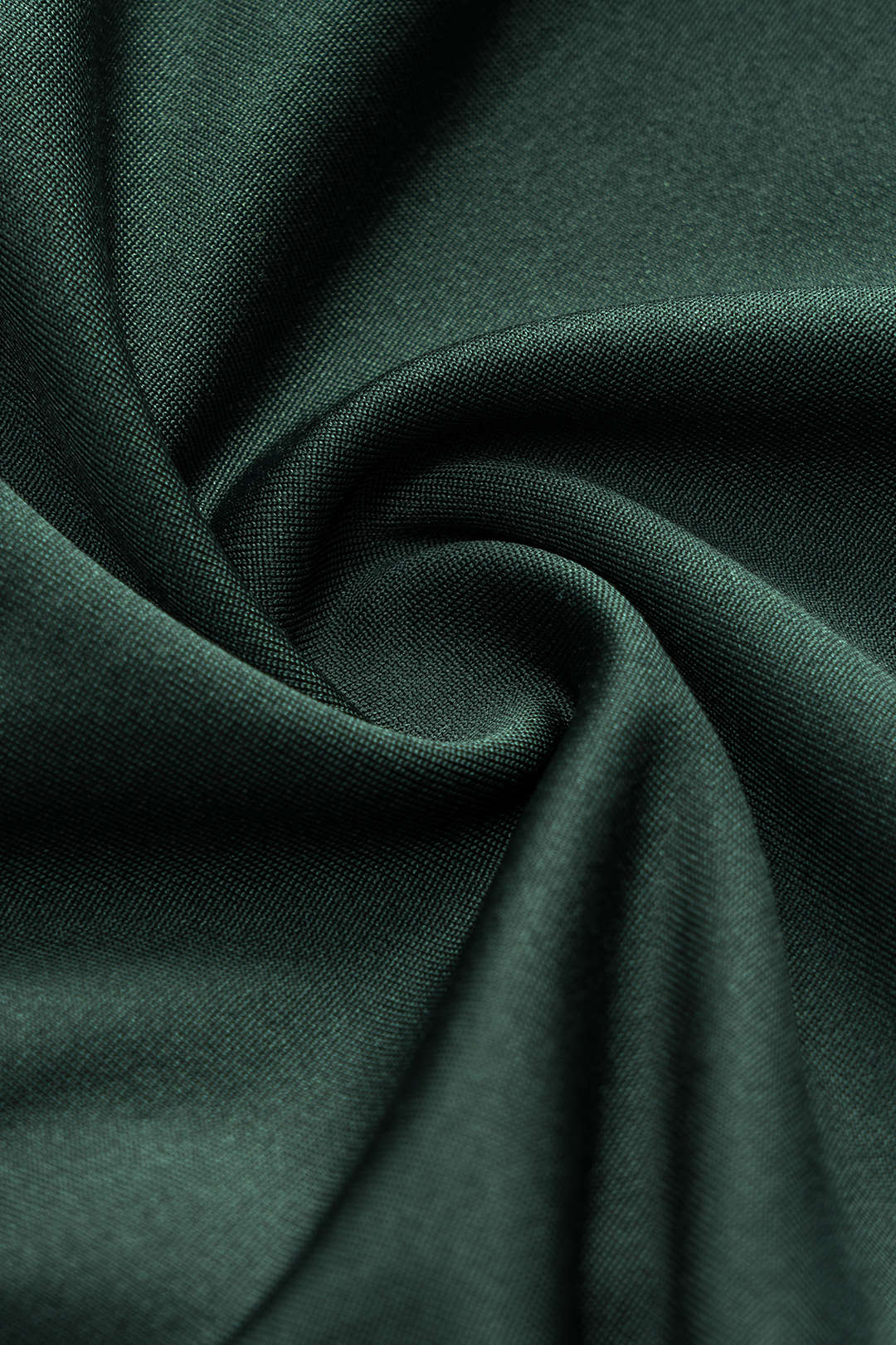 שמלת מיני ארוכת שרוולים עם קפלים וקשירה מטאלית 