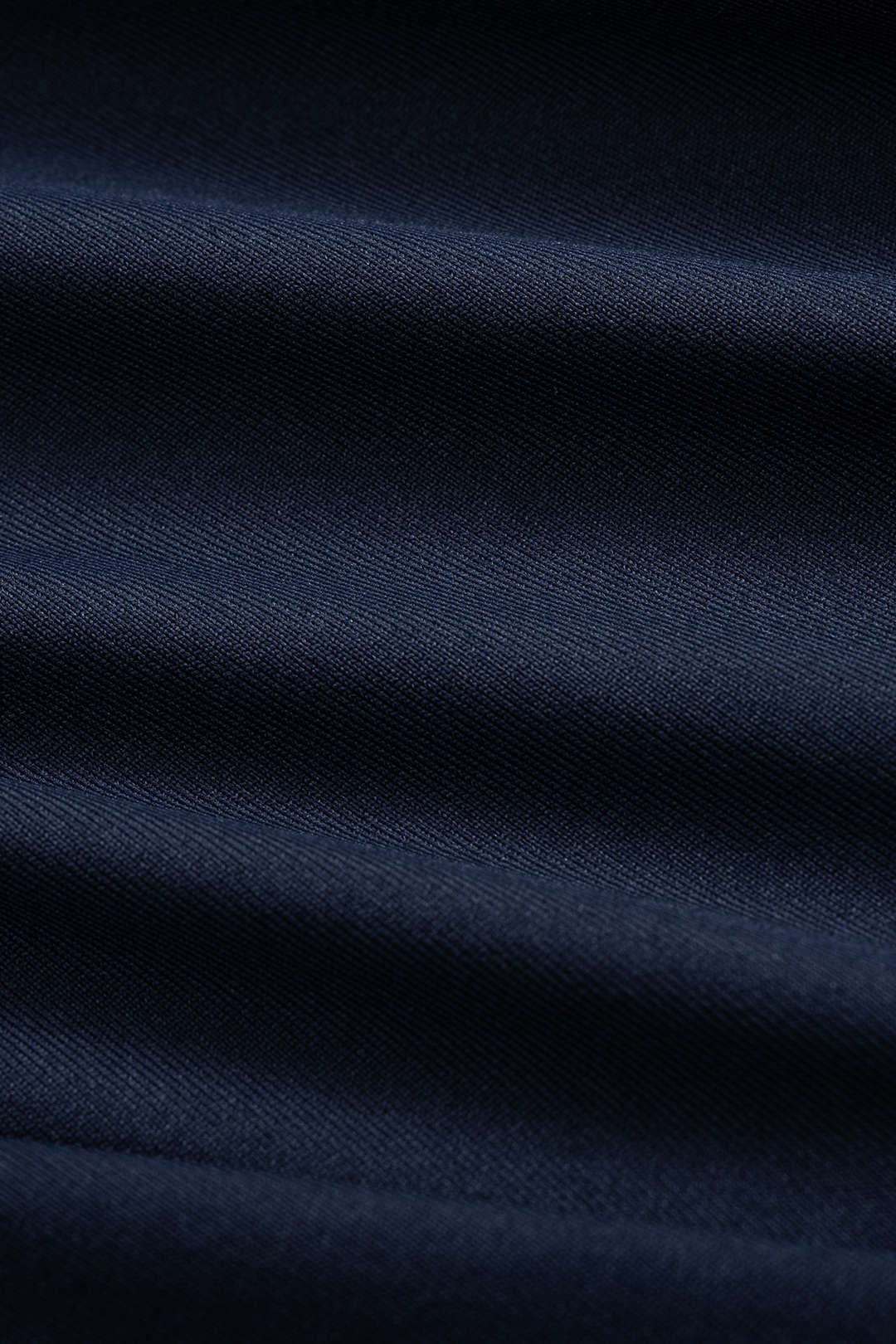 חולצה ארוכת שרוולים עם צווארון וי וצווארון רצועות 