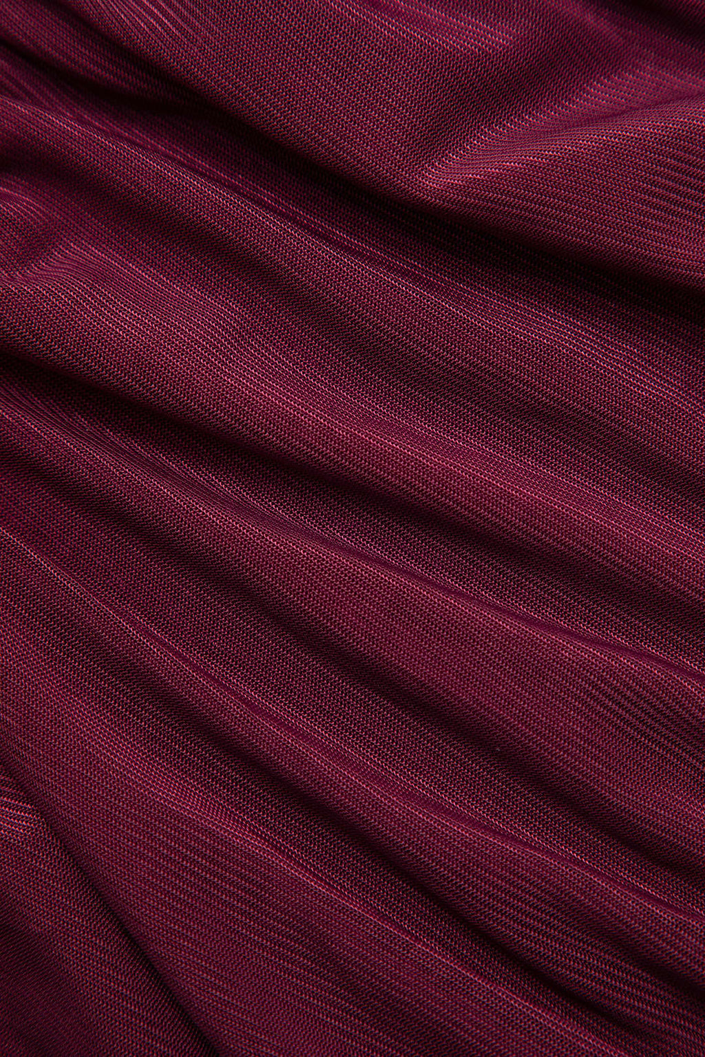 שמלת מיני עם שרוולים ארוכים וגזרות רשת 