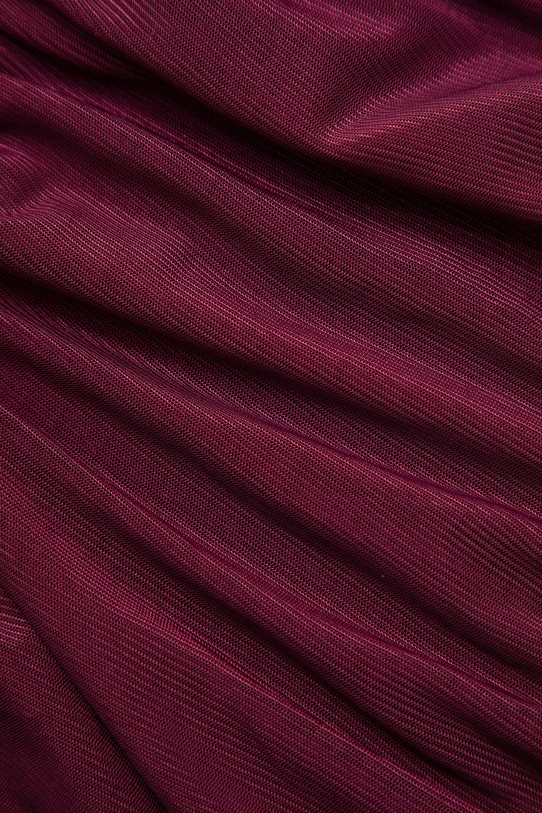 שמלת מיני עם שרוולים ארוכים וגזרות רשת 