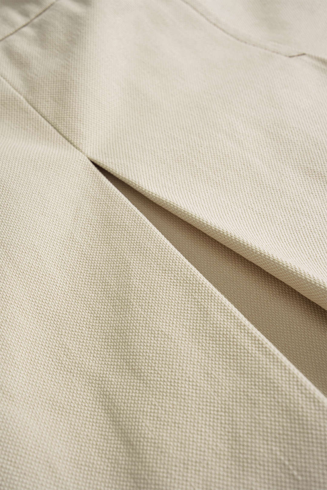 חצאית מיני קפלים מנוגדת 