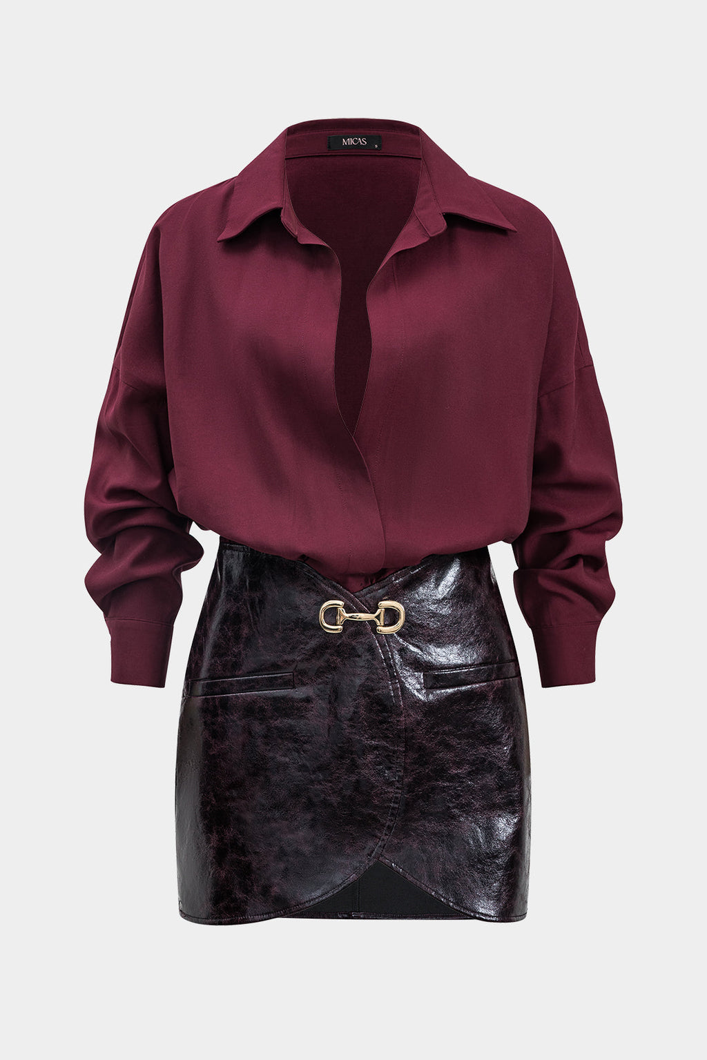 שמלת מיני עם שרוולים ארוכים וטלאים דמוי עור מטאלי 