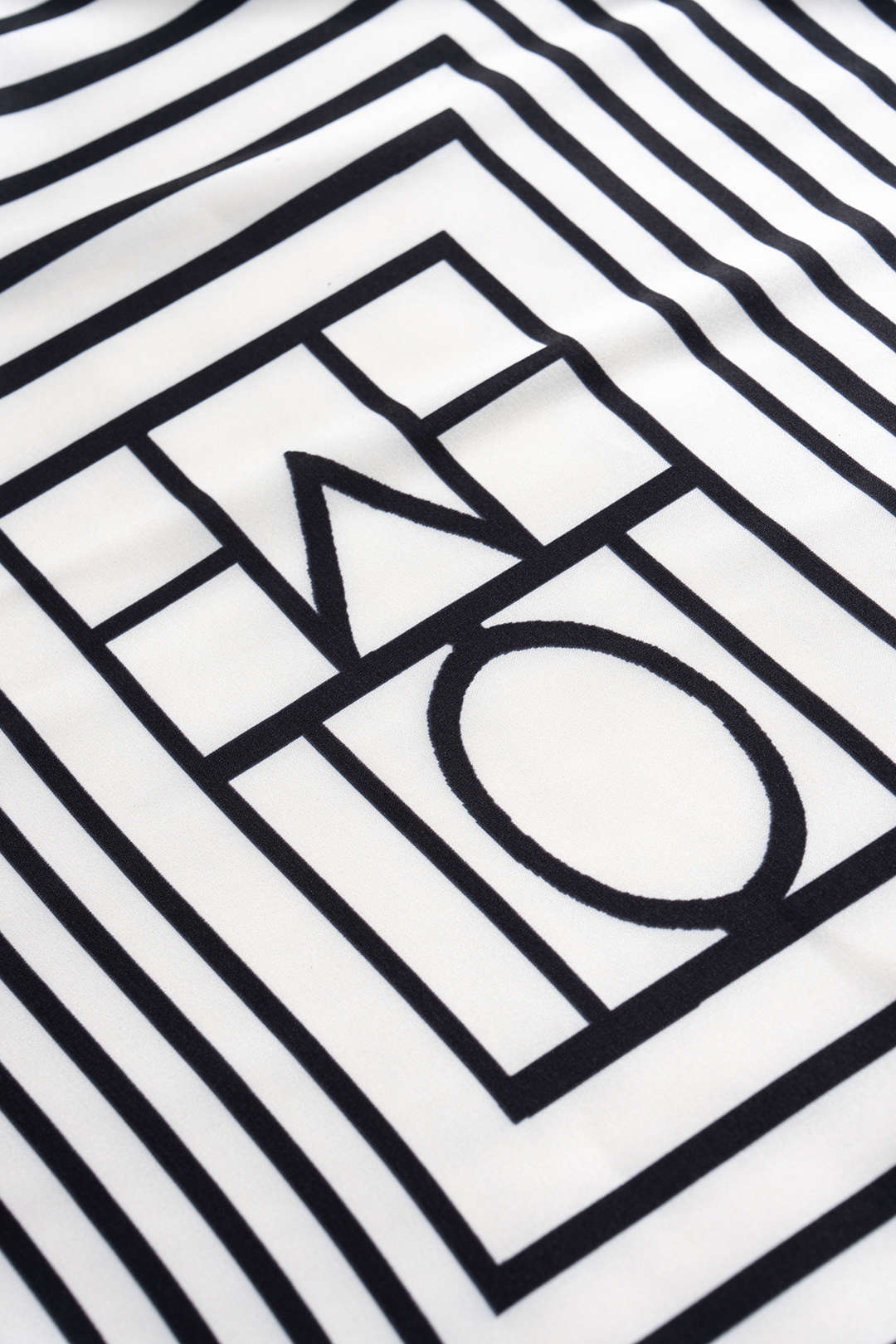 חצאית קשירה סאטן עם הדפס פסים 