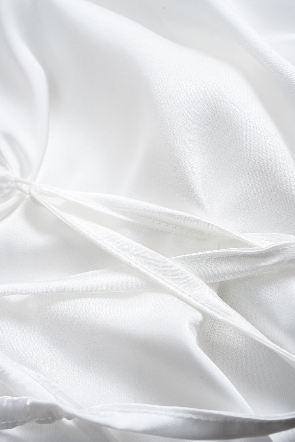 חולצה ארוכת שרוולים עם כפתורים וקשירה בגב 