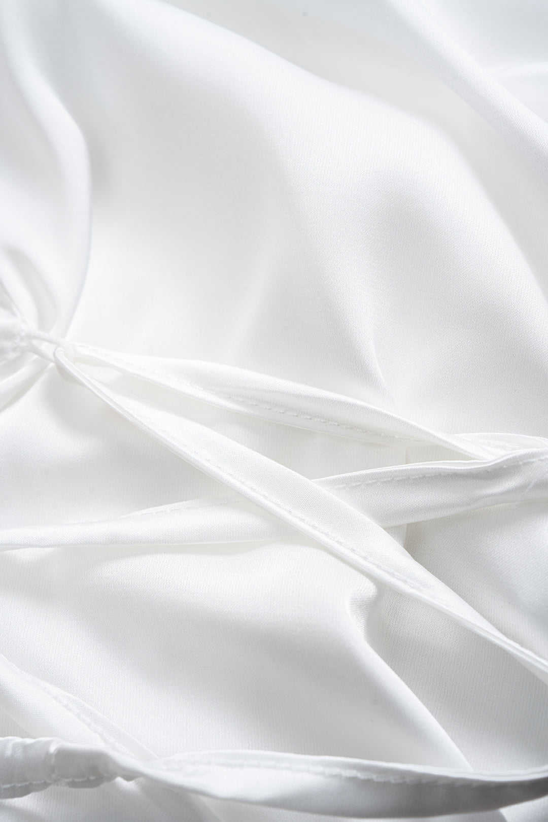 חולצה ארוכת שרוולים עם כפתורים וקשירה בגב 