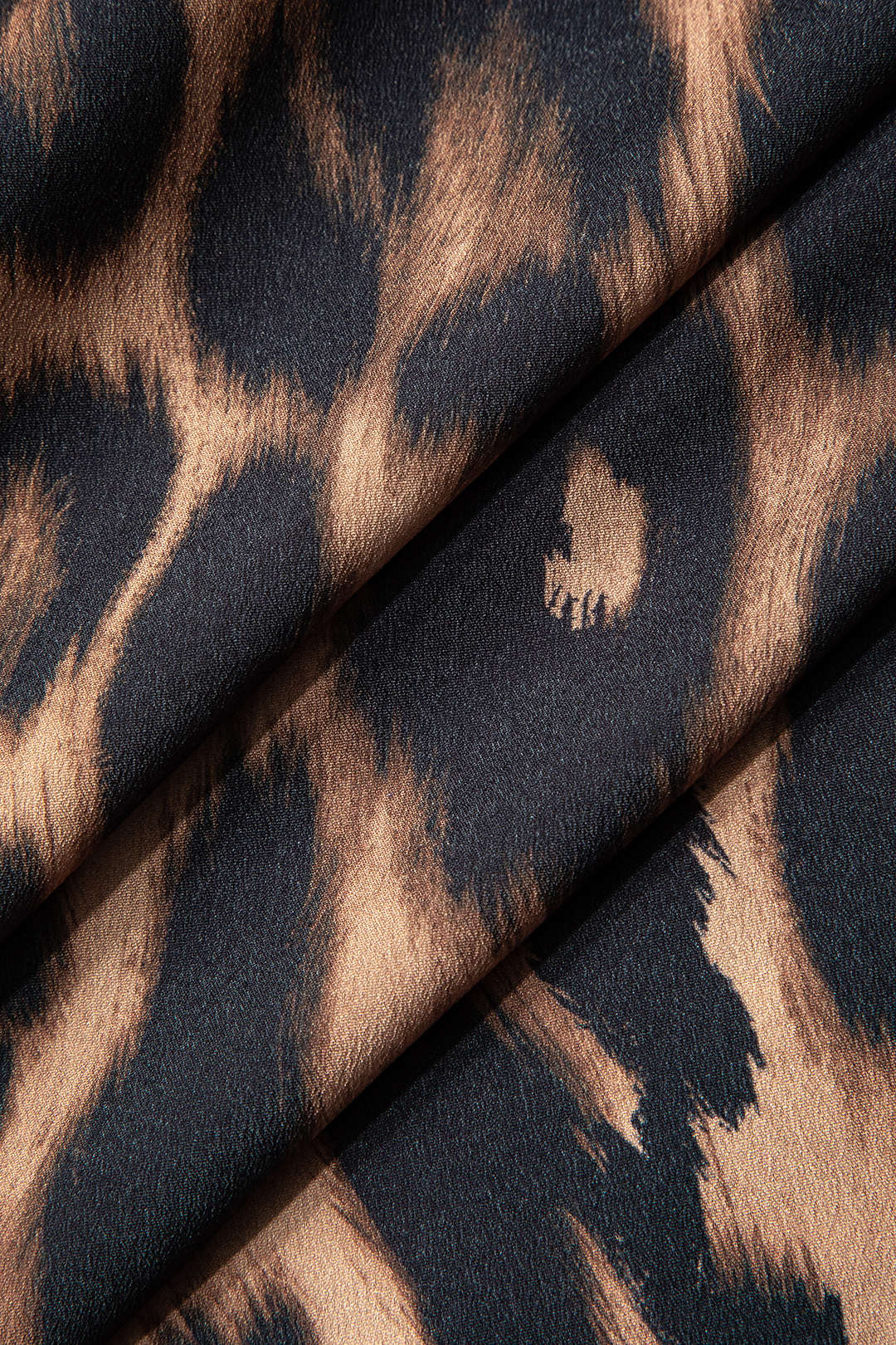 Falda Leopardo Estampado Majestuosa con Silueta Elegante