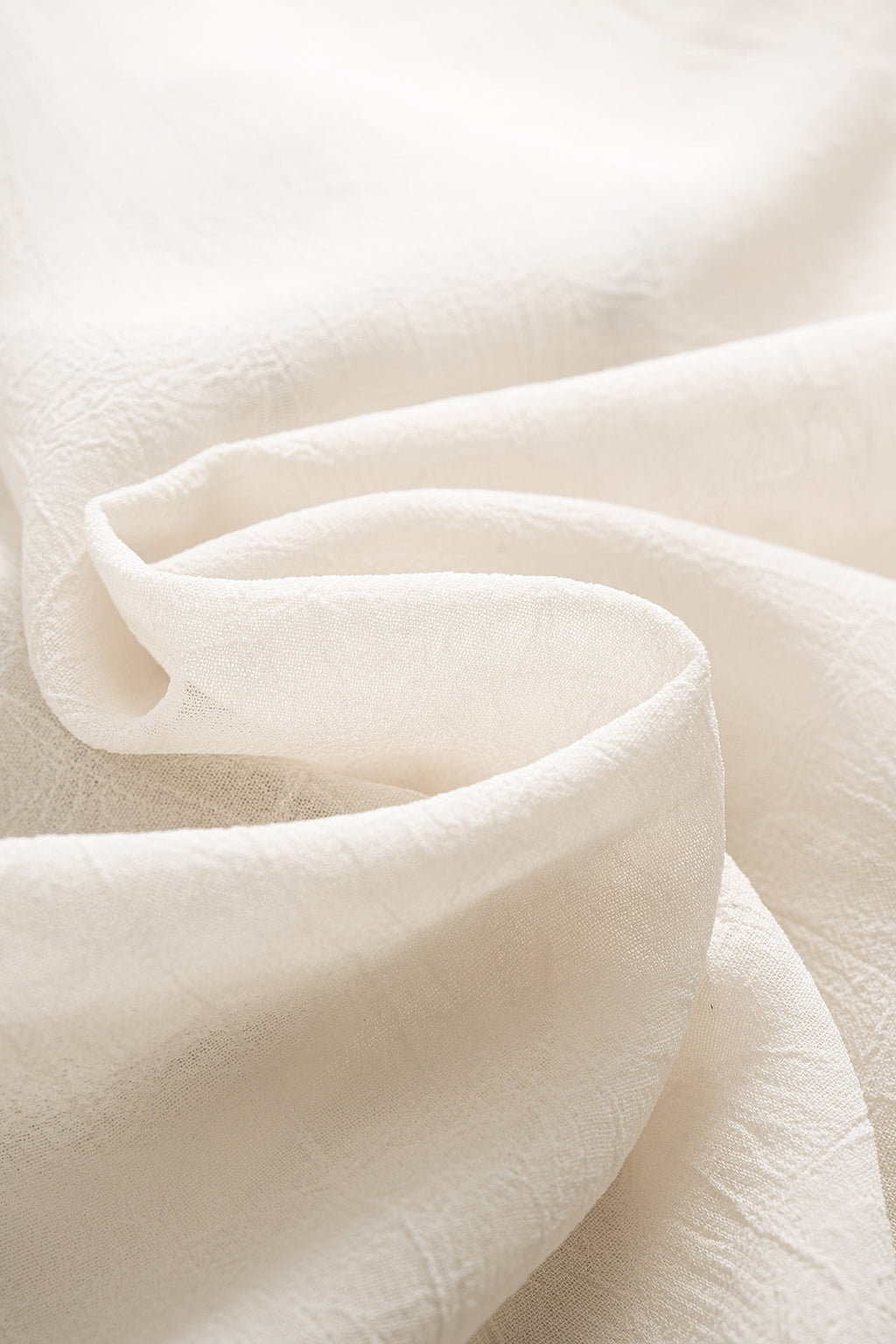 חולצת שיפון ארוכת שרוולים עם קפלים וקשירה 