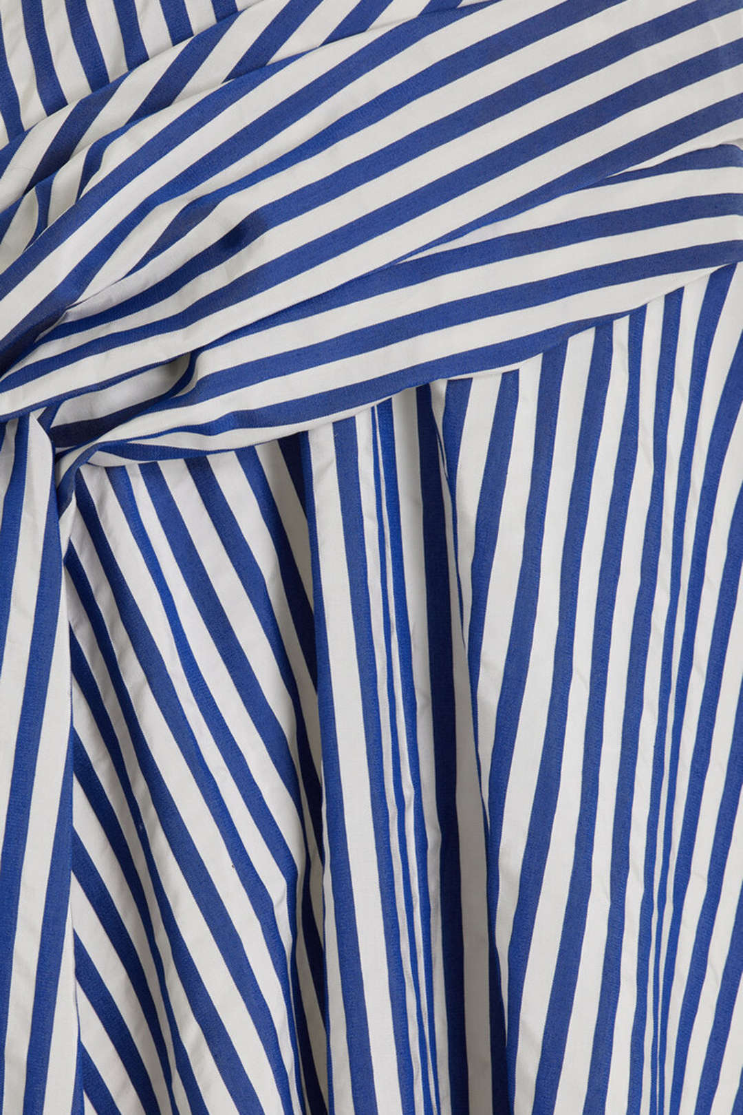 חצאית עם קשירה מפוספסת וניגודיות 