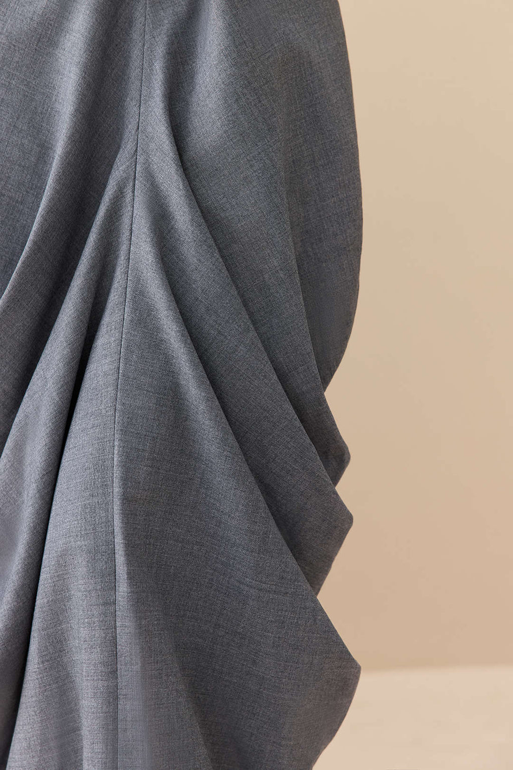 חצאית פשתן חלקה עם קפלים 