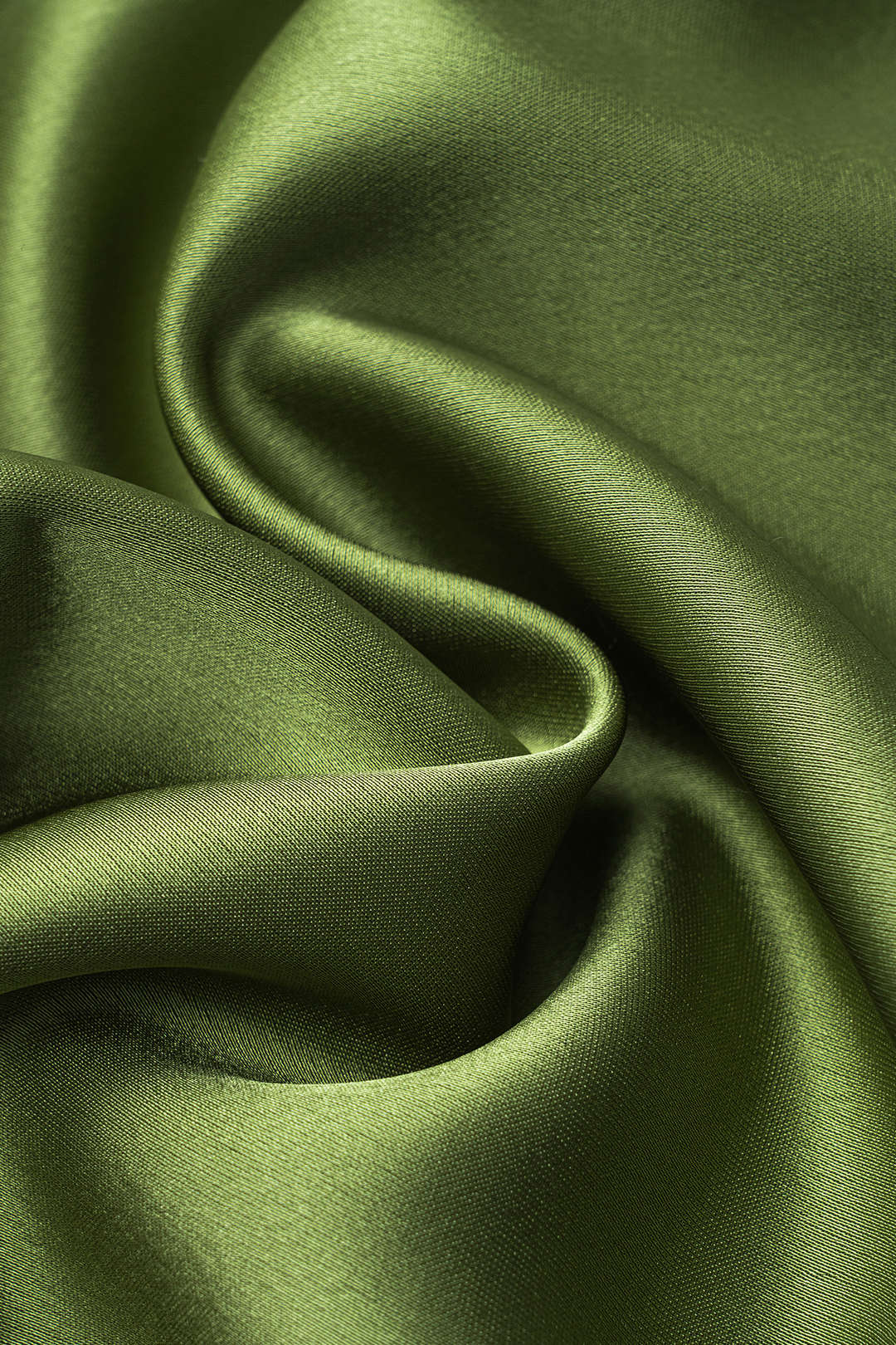 חצאית סאטן אסימטרית עם רוכסן וקשירה 