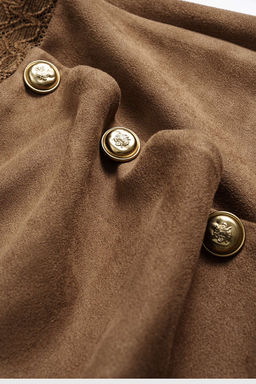 שמלת מיני עם שרוולים ארוכים וקשירה, כפתורי זמש 