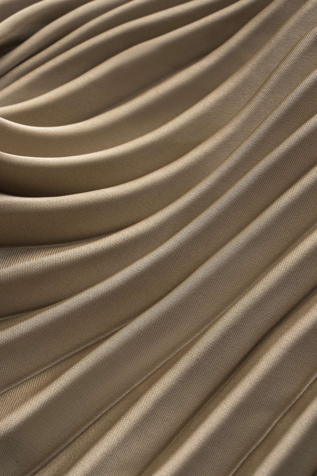 חולצה ארוכת שרוולים עם קפלים סאטן וכפתורים 