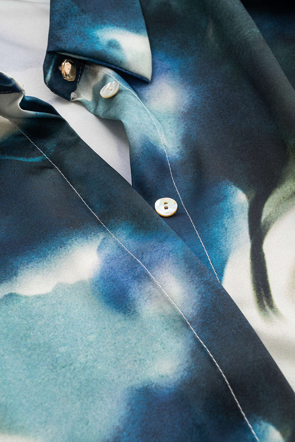 חולצה ארוכת שרוולים עם הדפס אומברה בצבעי מים 