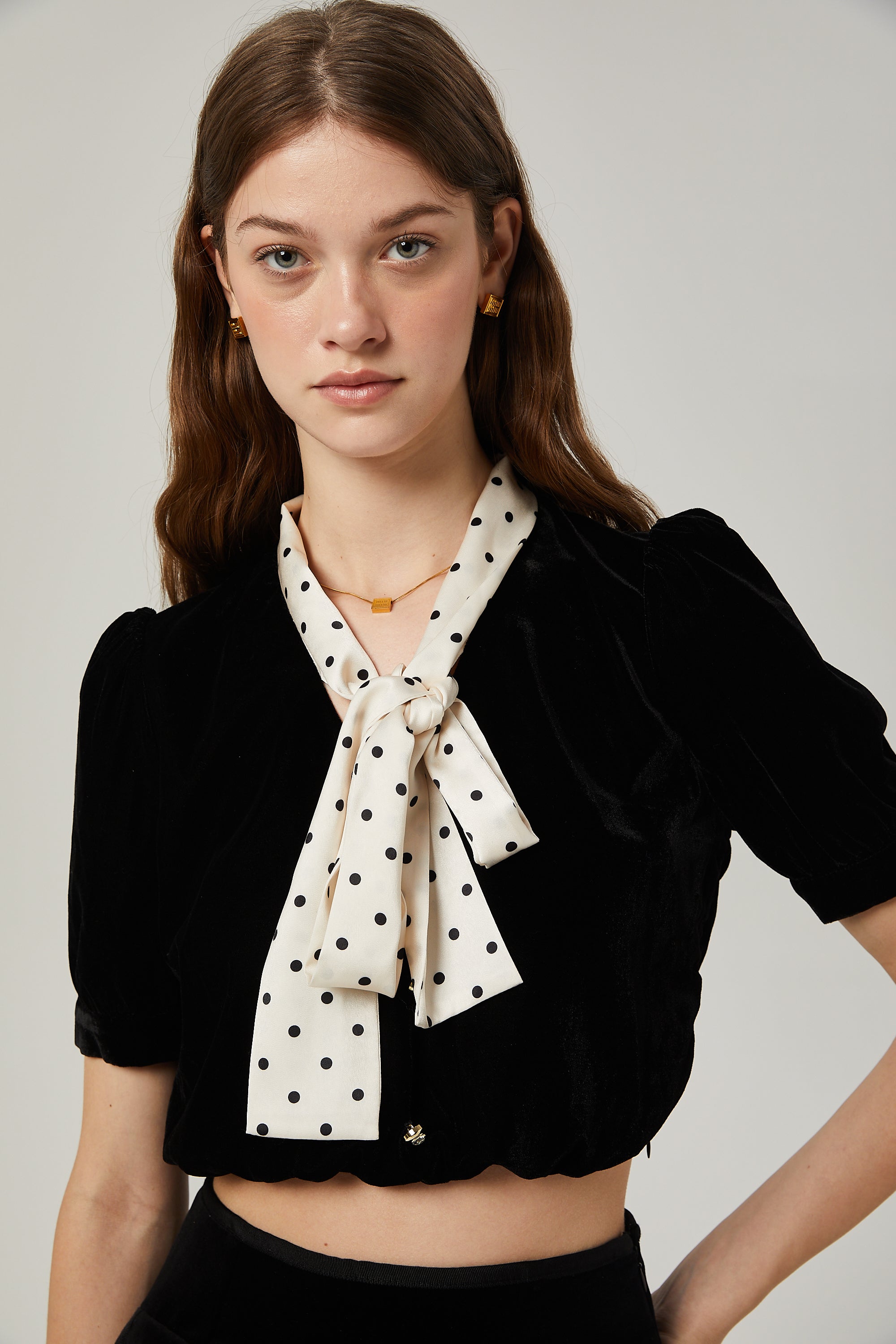 Falda Midi Satín Con Cristales Y Bolsillos Falsos Elegantes