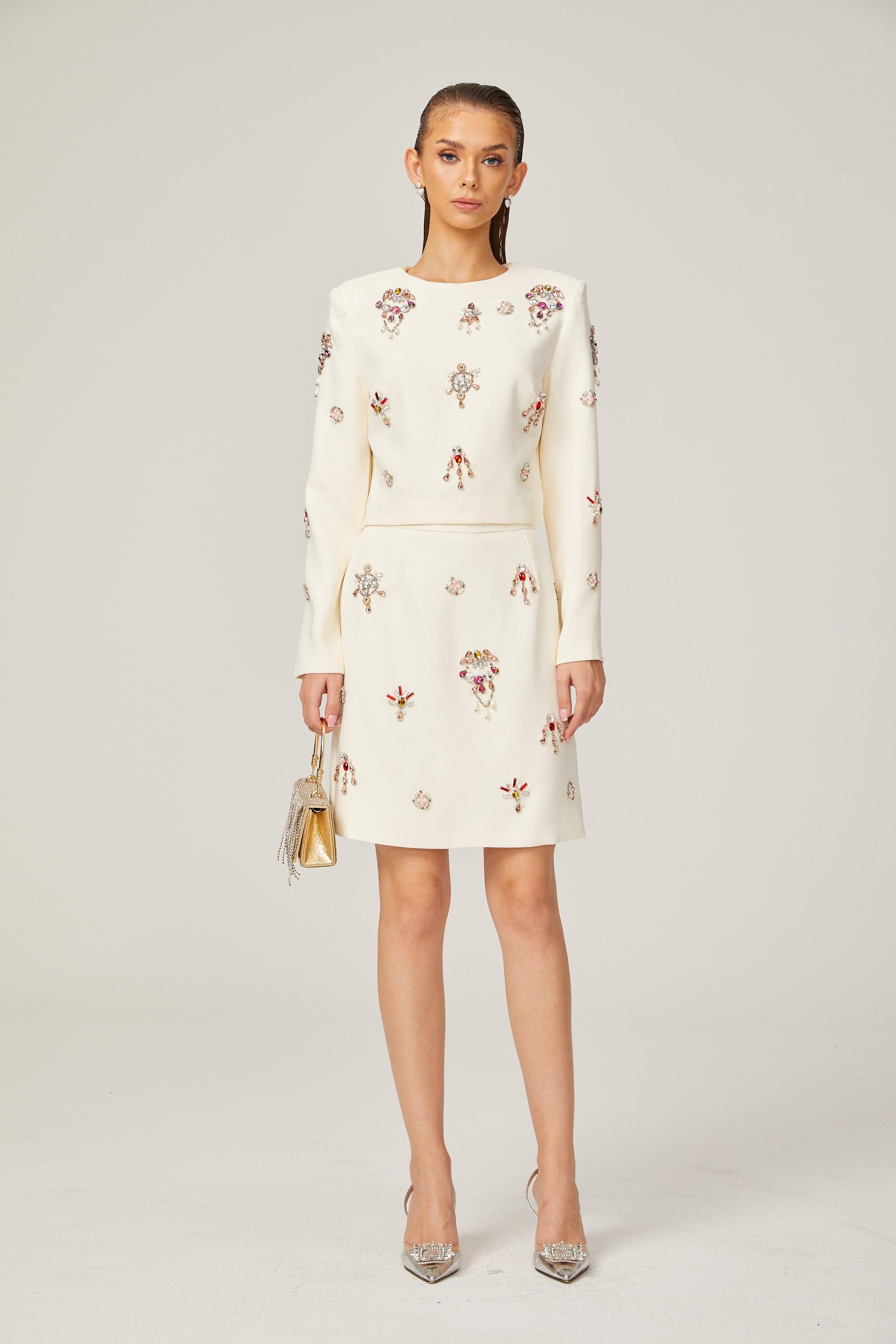 Conjunto Vestido de Noche Crema con Pedrería Elegante