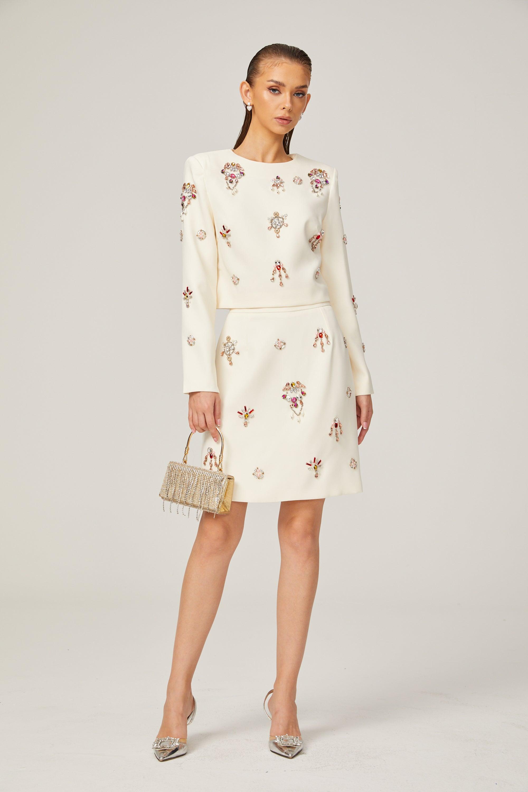 Conjunto Vestido de Noche Crema con Pedrería Elegante
