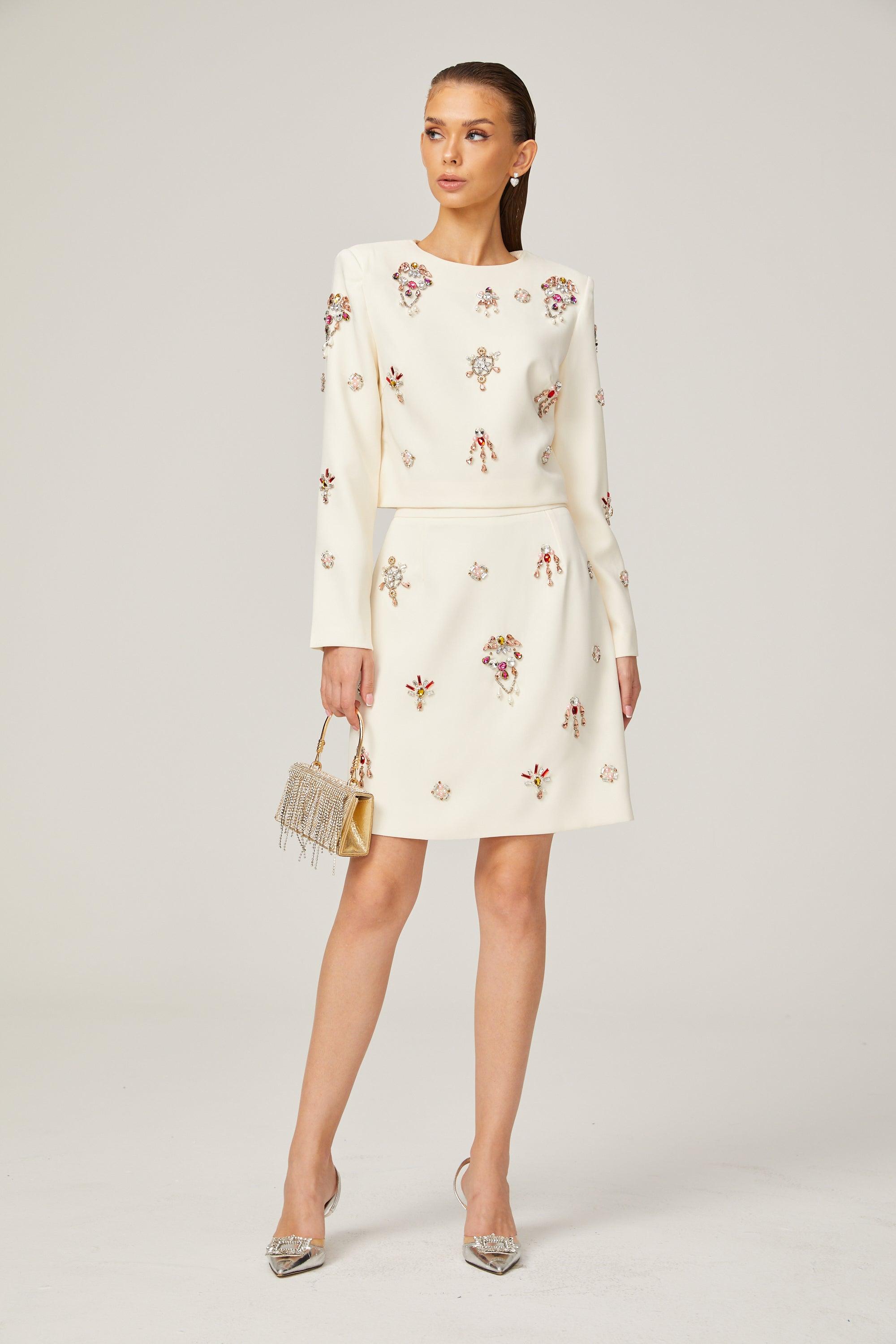 Conjunto Vestido de Noche Crema con Pedrería Elegante