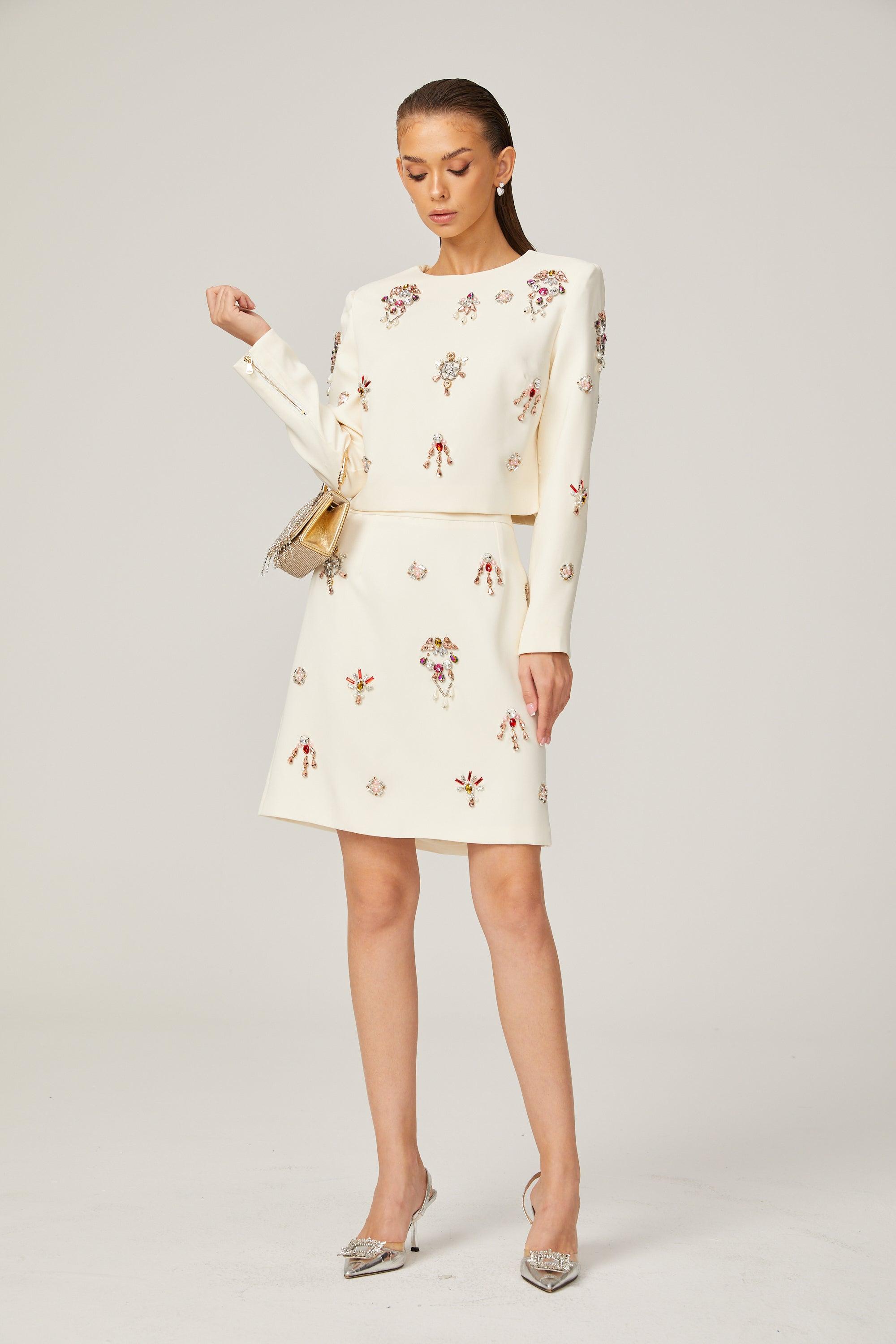 Conjunto Vestido de Noche Crema con Pedrería Elegante