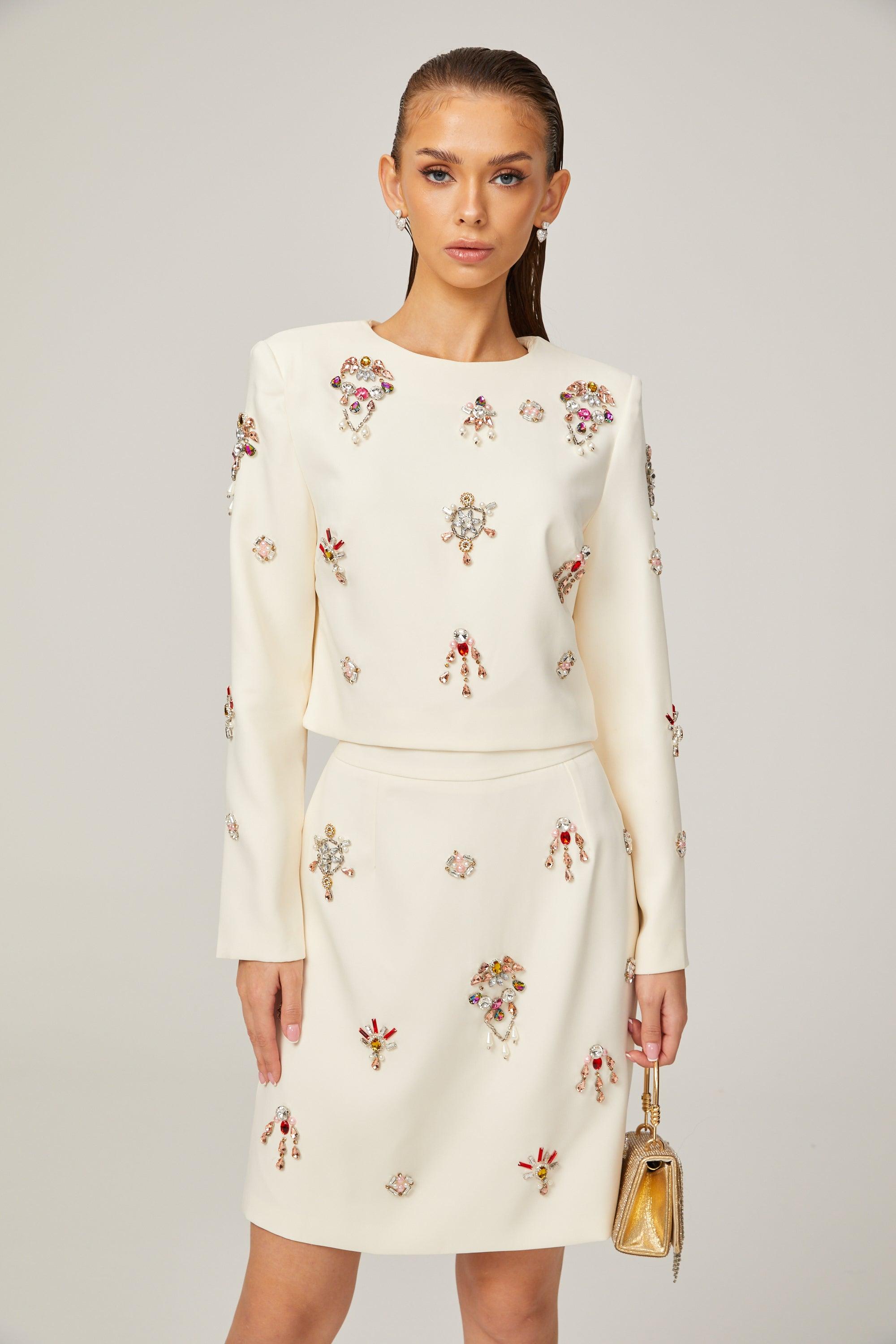 Conjunto Vestido de Noche Crema con Pedrería Elegante