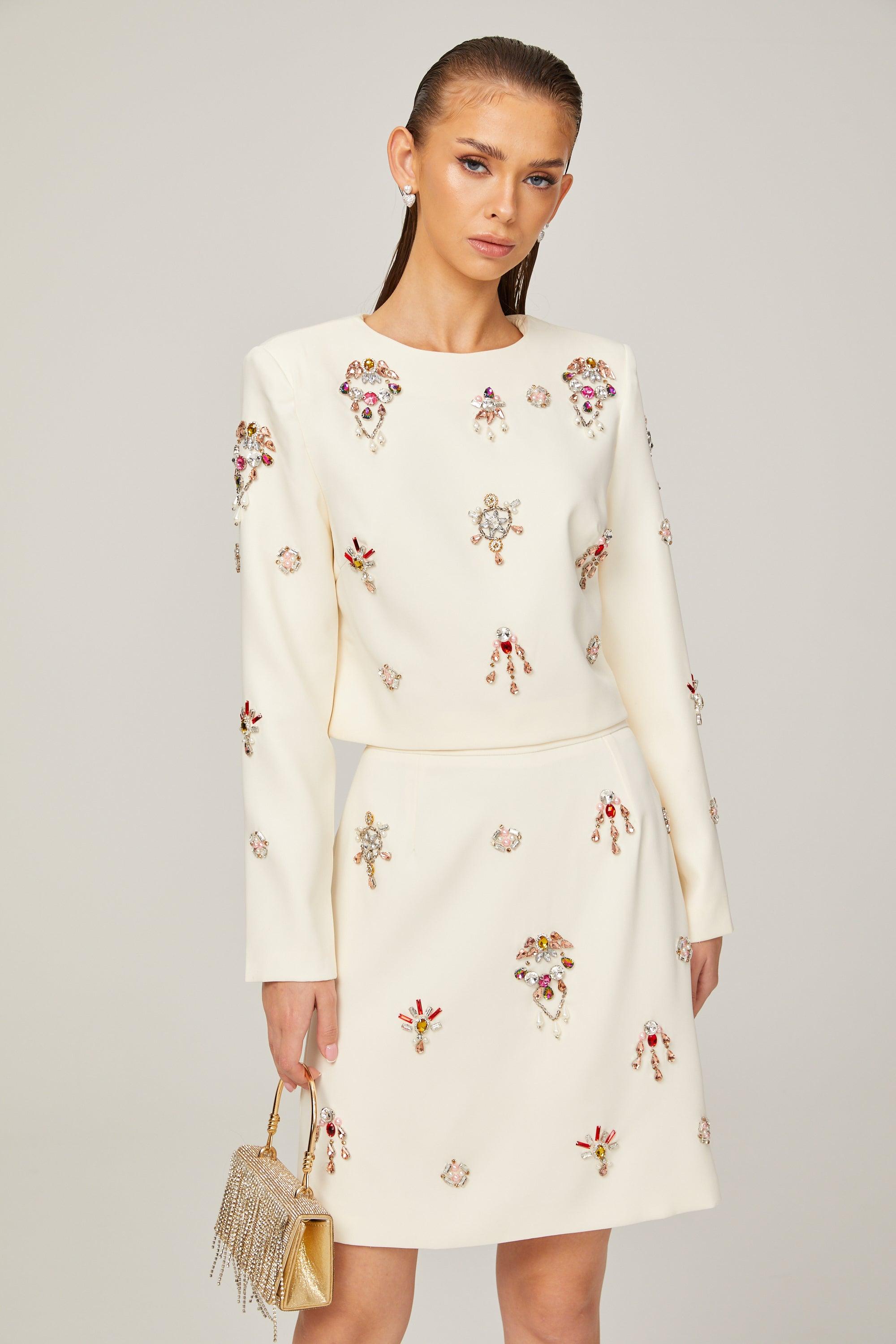 Conjunto Vestido de Noche Crema con Pedrería Elegante