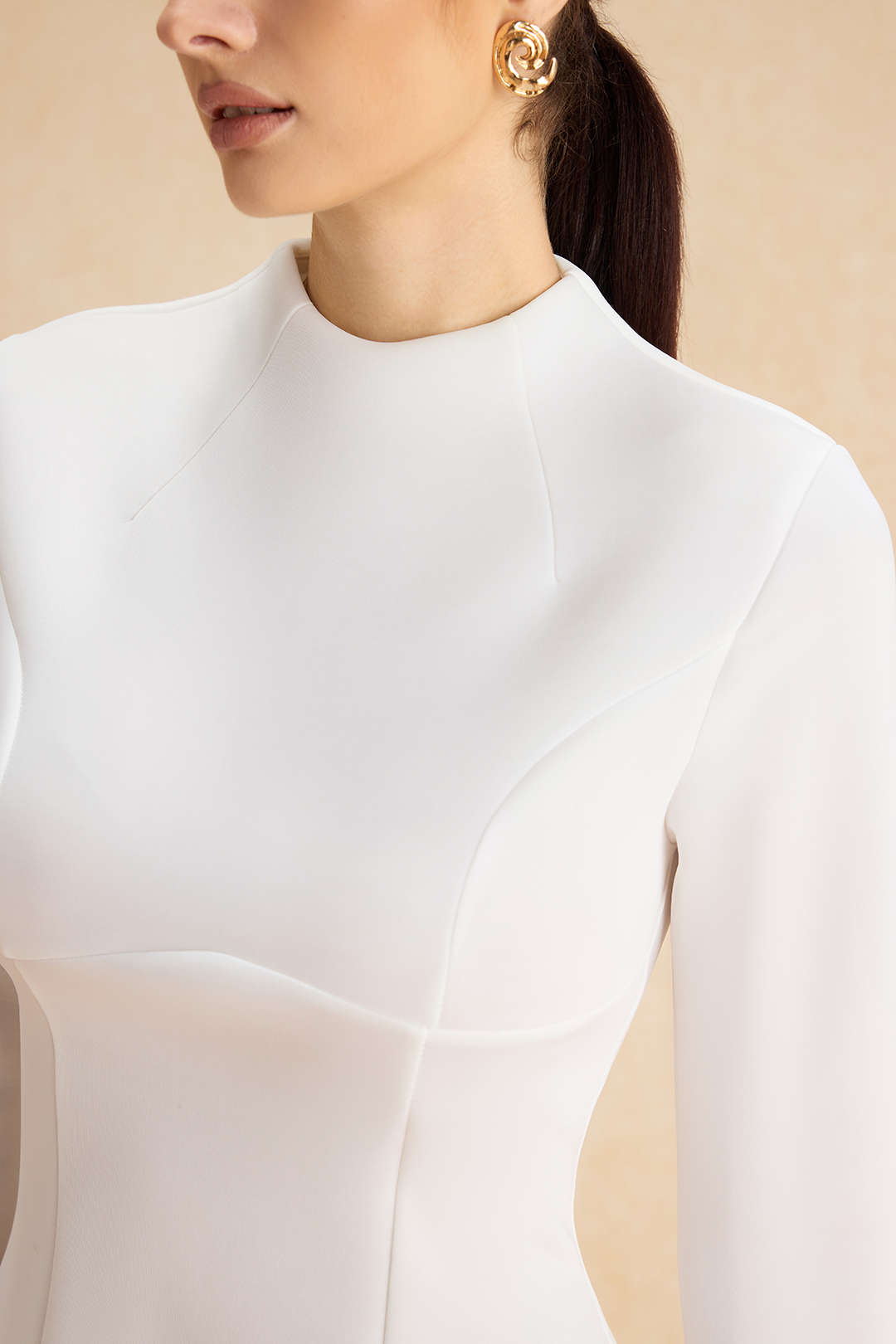 Vestido Mini Con Espalda Descubierta Silueta Baja Elegante