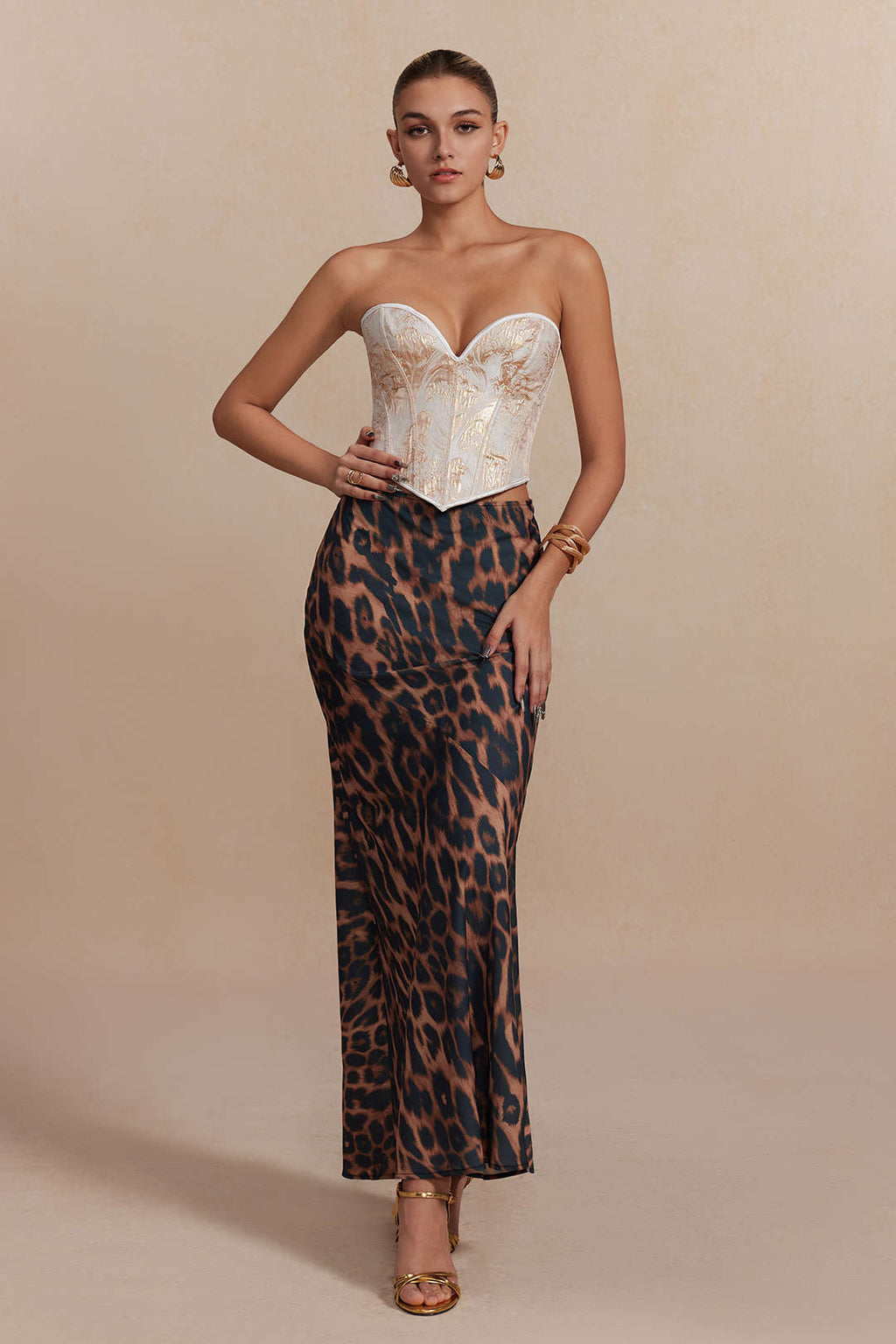 Falda Leopardo Estampado Majestuosa con Silueta Elegante