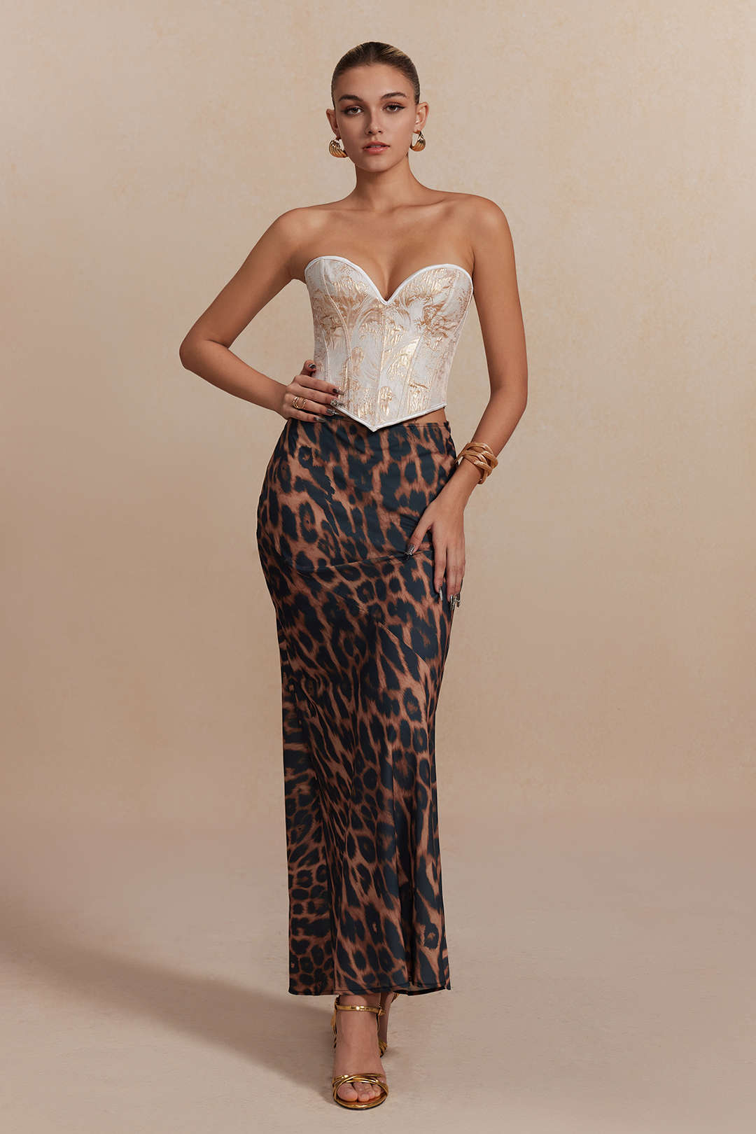 Falda Leopardo Estampado Majestuosa con Silueta Elegante