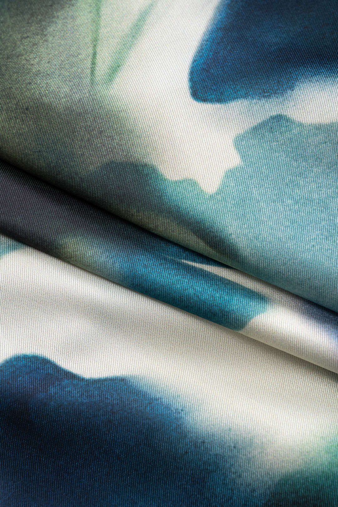 חולצה ארוכת שרוולים עם הדפס אומברה בצבעי מים 