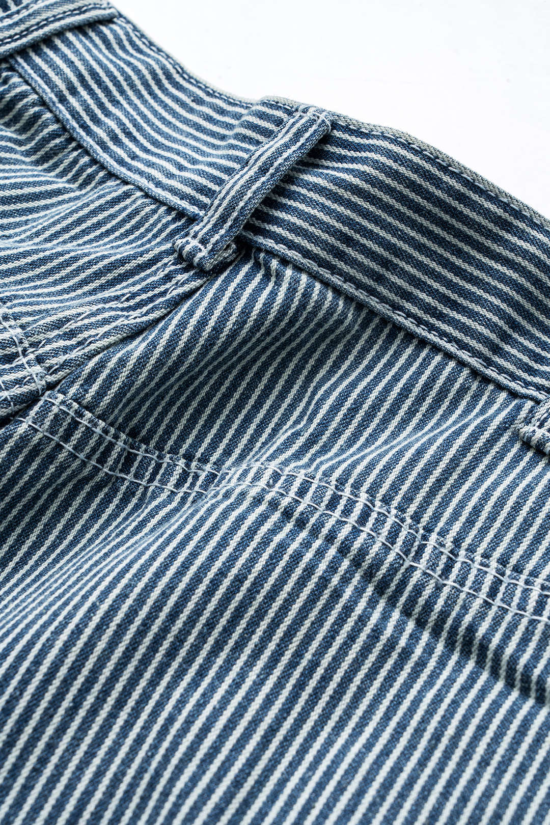 Jeans Anchos de Denim Rayados con Bolsillo Monograma