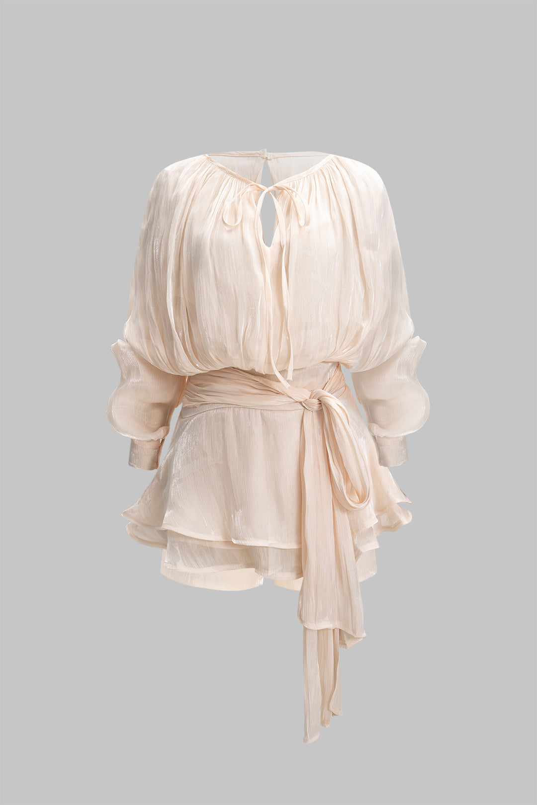 שמלת מיני עם שרוולים ארוכים וקפלים של שיפון 