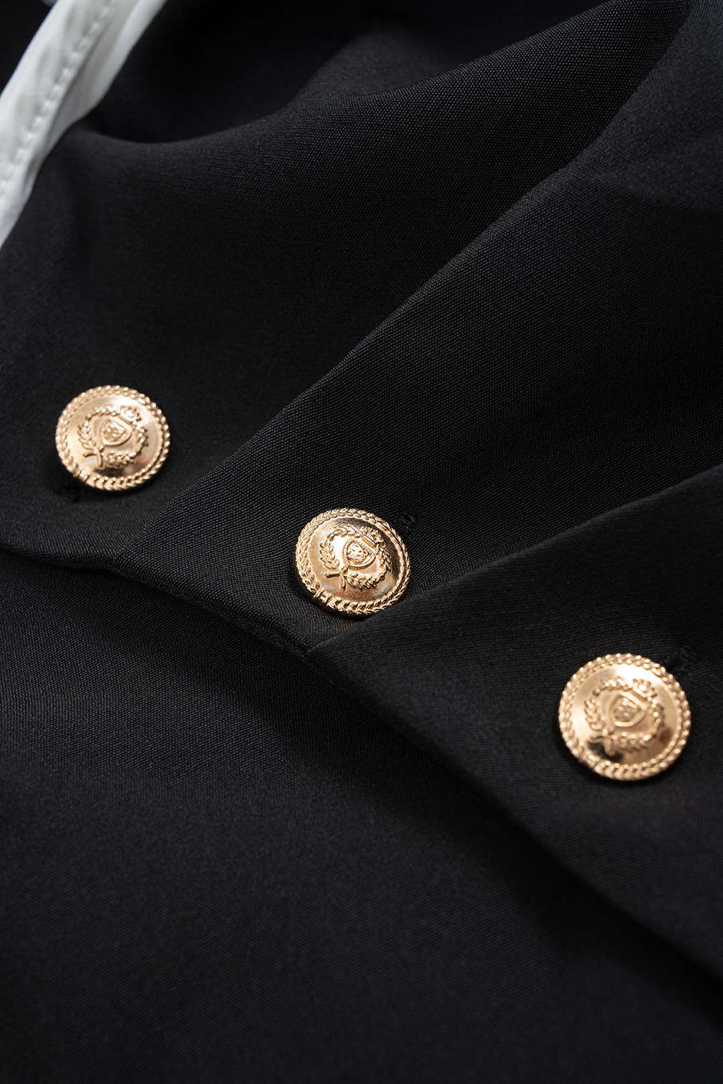 חולצה ארוכת שרוולים עם קפלים וצווארון V בעיצוב מטאלי 