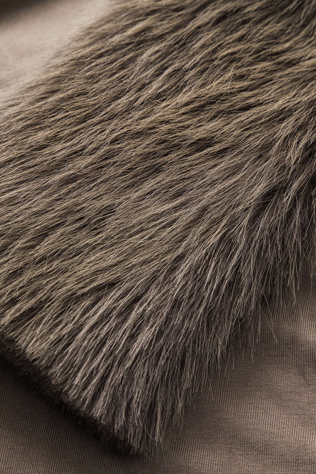 בגד גוף פרווה עם שרוולים ארוכים 