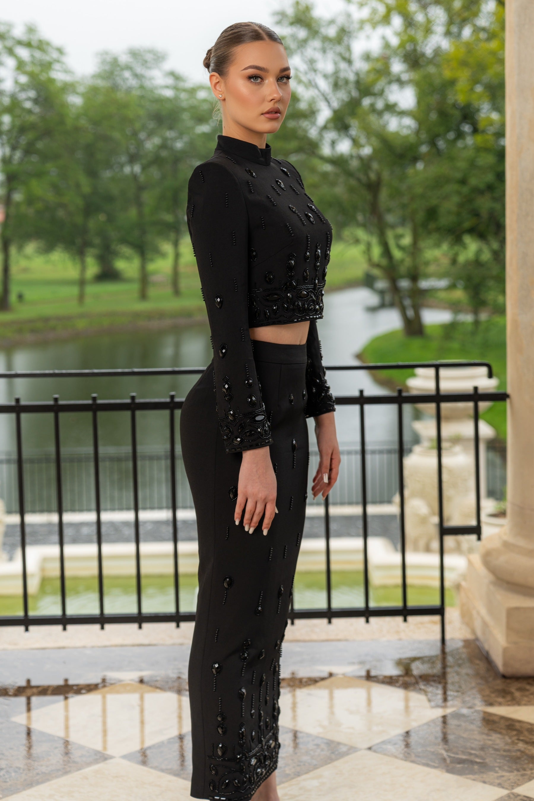 Conjunto Falda Maxi Y Blazer Diamantes Corte Asimétrico