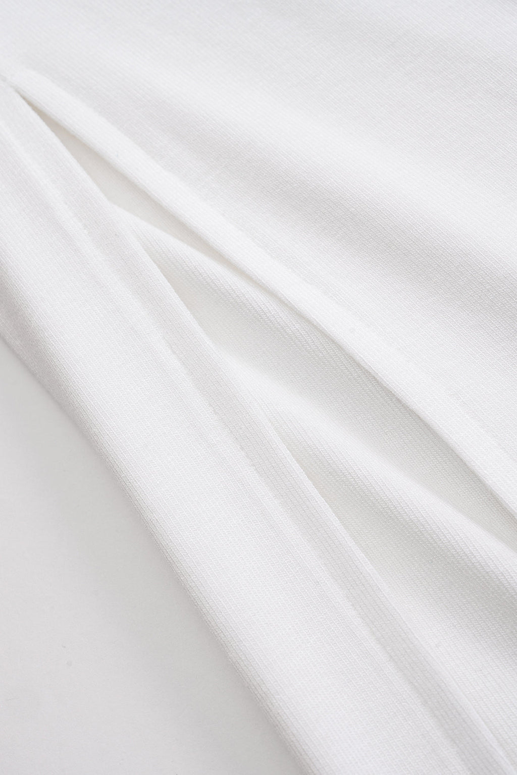 חצאית אסימטרית עם טלאים וקשירה 