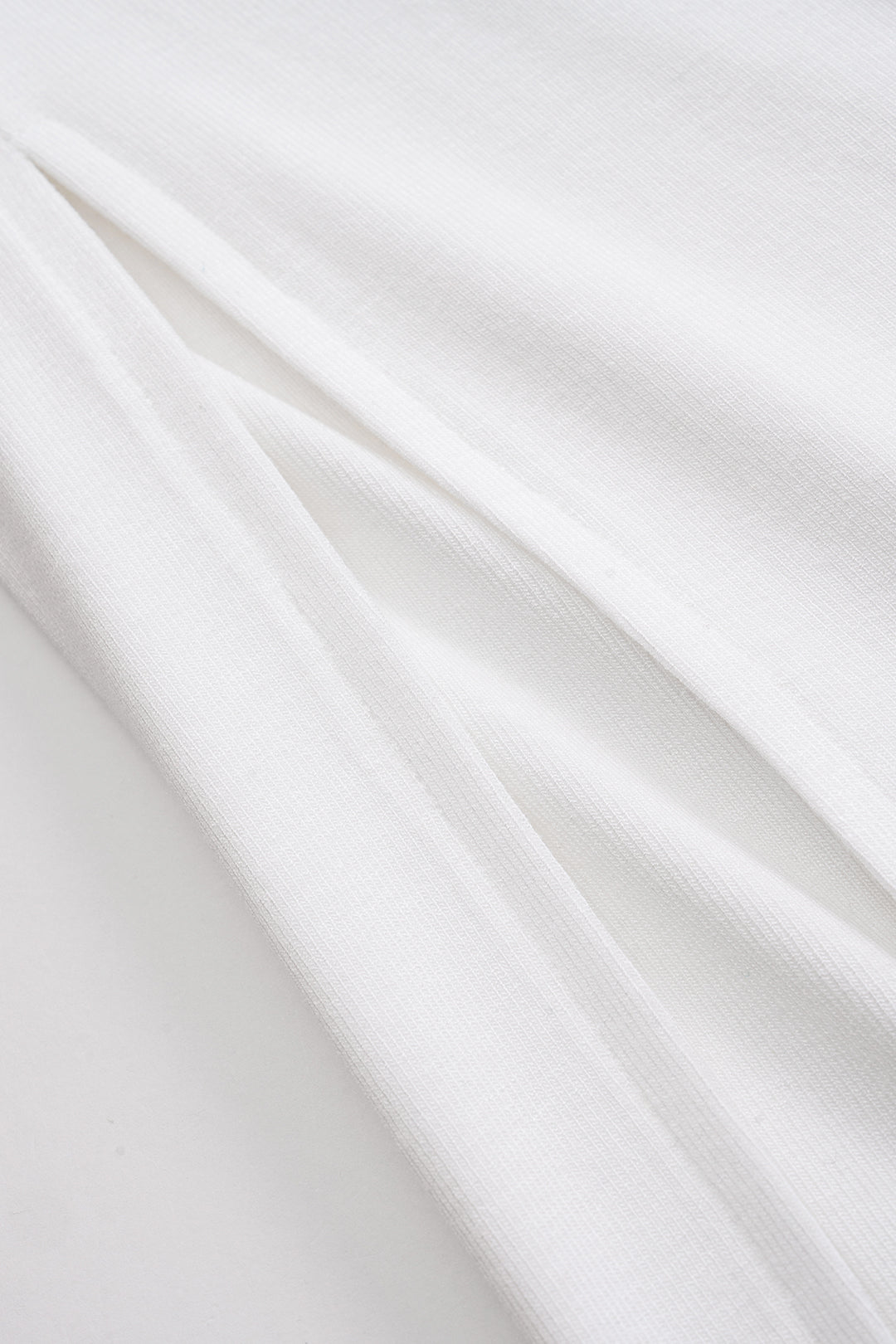 חצאית אסימטרית עם טלאים וקשירה 