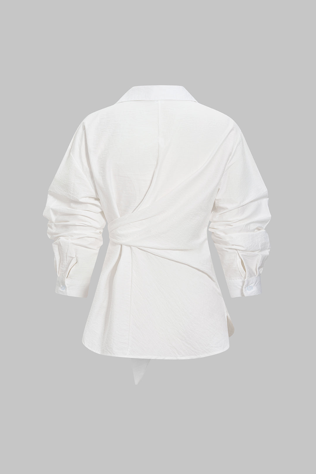 חולצה אסימטרית עם קשירה מלפנים וקשירה עם שרוולים ארוכים 