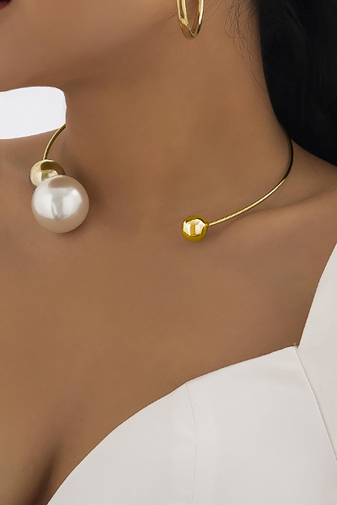 Collar De Perlas Metálicas Minimalista Brillante Y Elegante