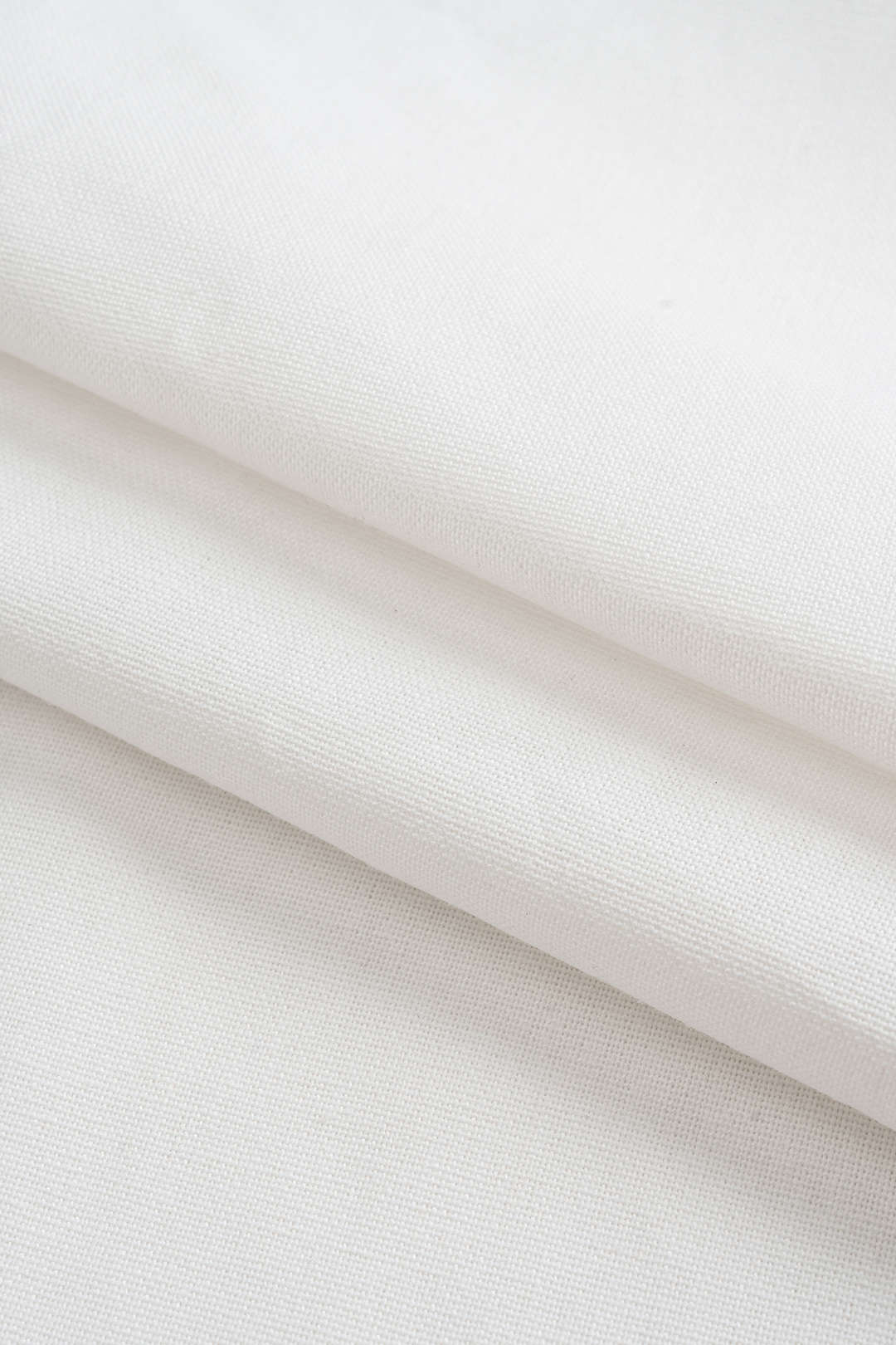 חצאית אסימטרית עם קפלים מפשתן 