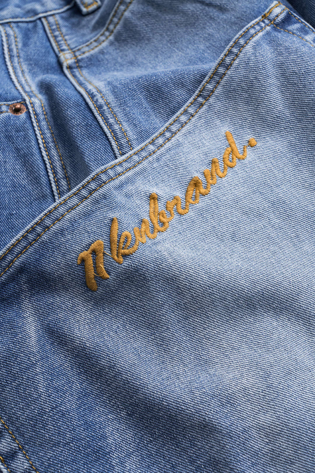 Jeans de Pierna Ancha Lavados Estilo Barril Diario