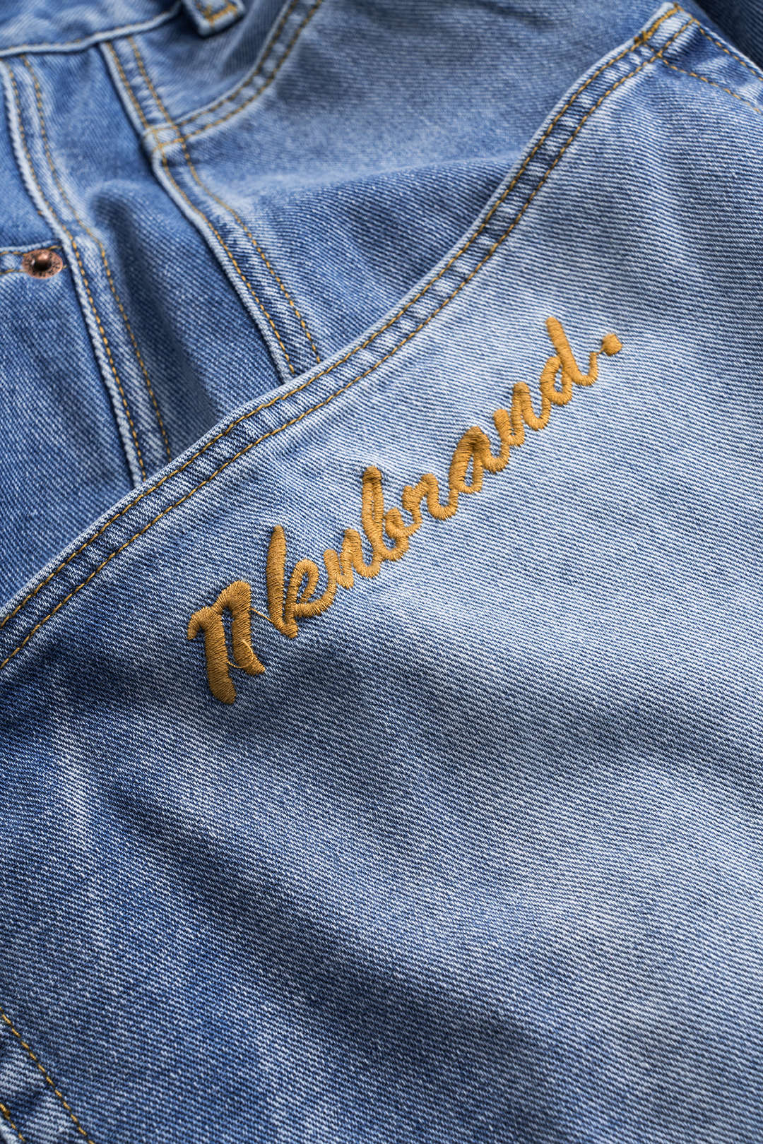 Jeans de Pierna Ancha Lavados Estilo Barril Diario