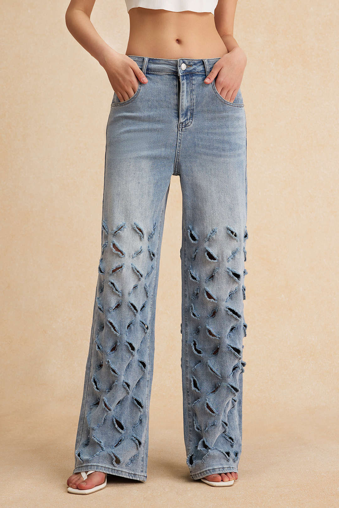 Vaqueros Denim Pierna Ancha Con Desgaste Y Bolsillos Botón