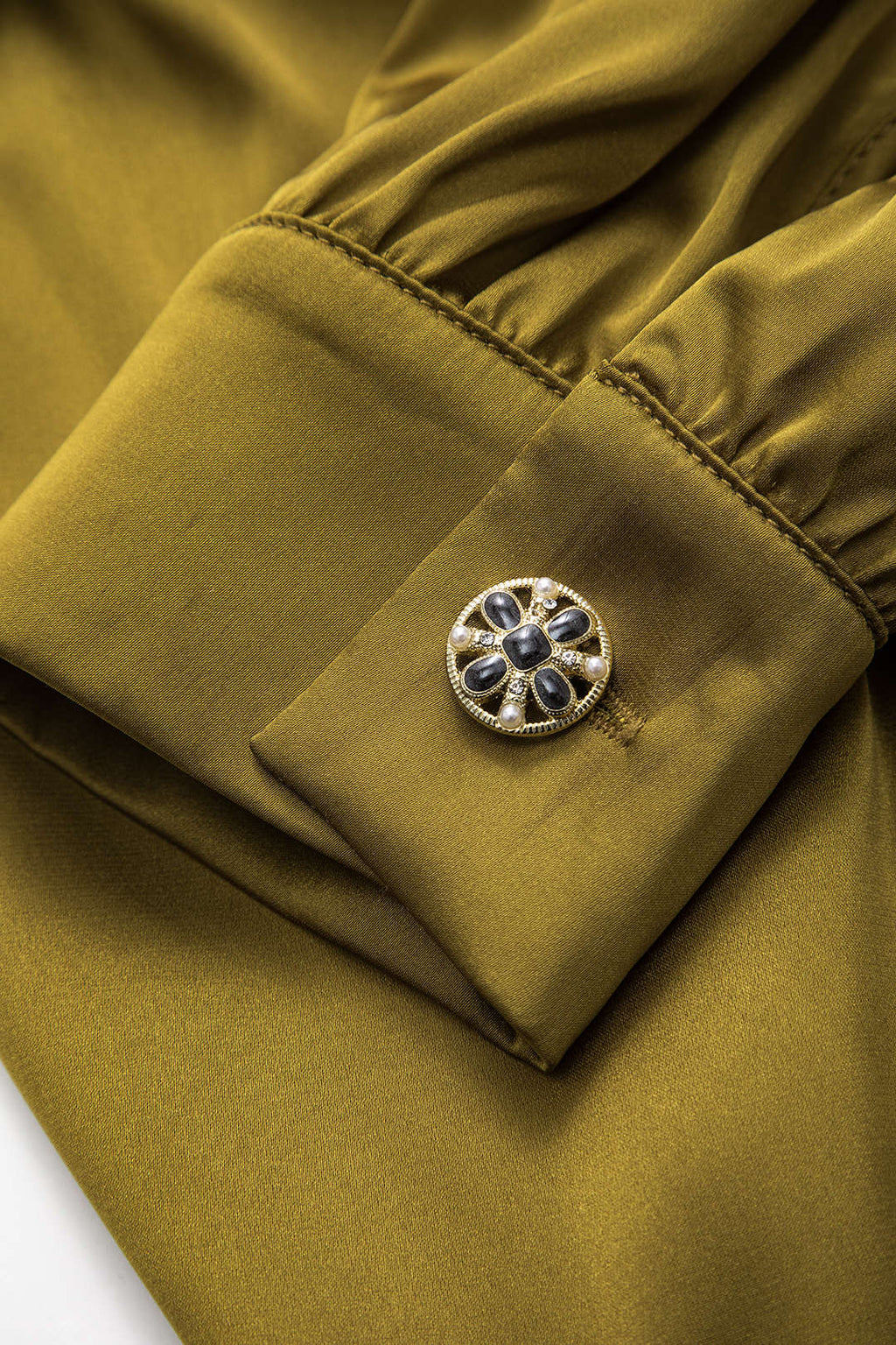 חולצה ארוכת שרוולים עם קפלים וקשירה מלפנים של סאטן 