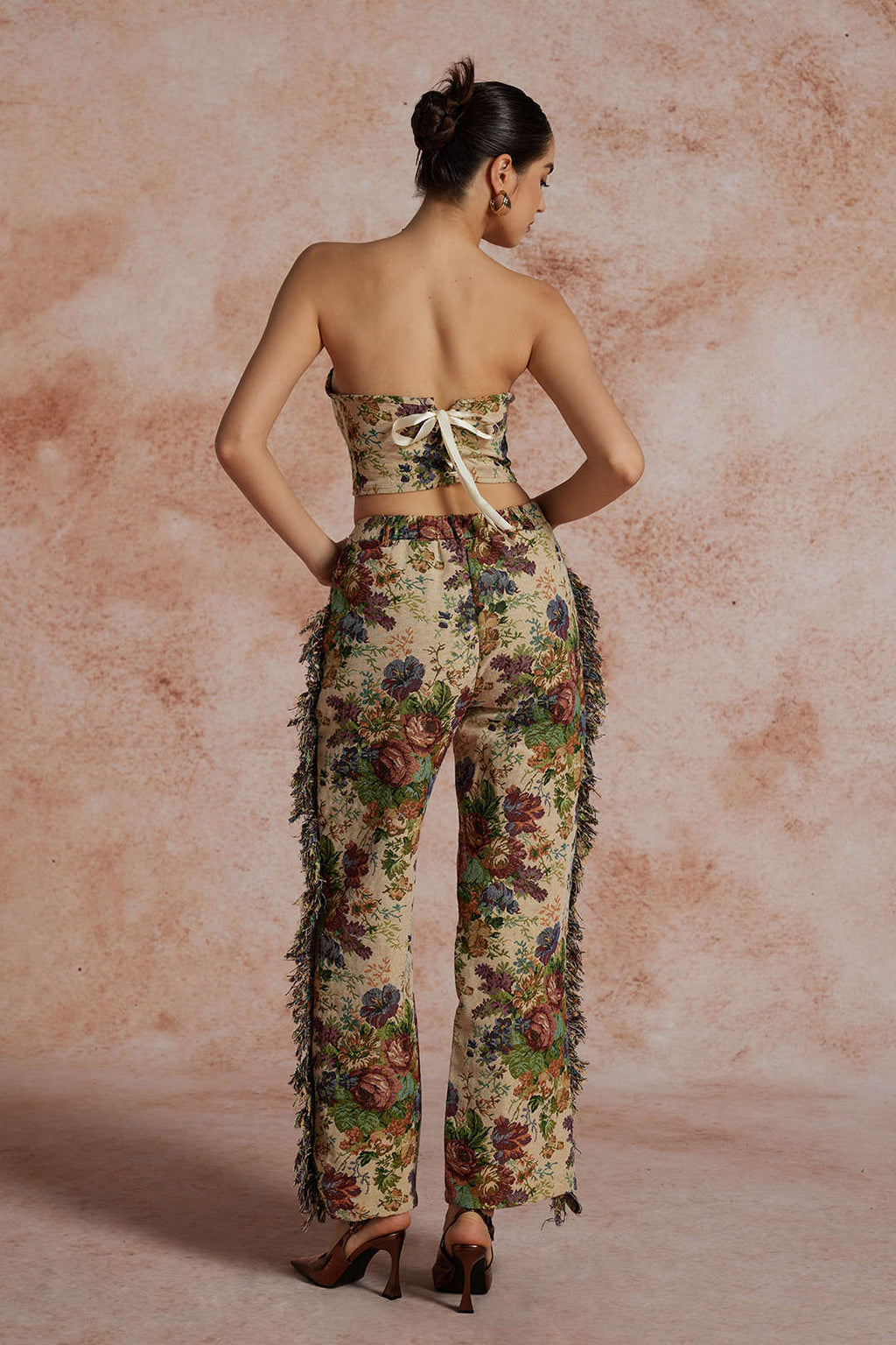Conjunto Floral Flecos Blusa Espalda Atada Pantalones