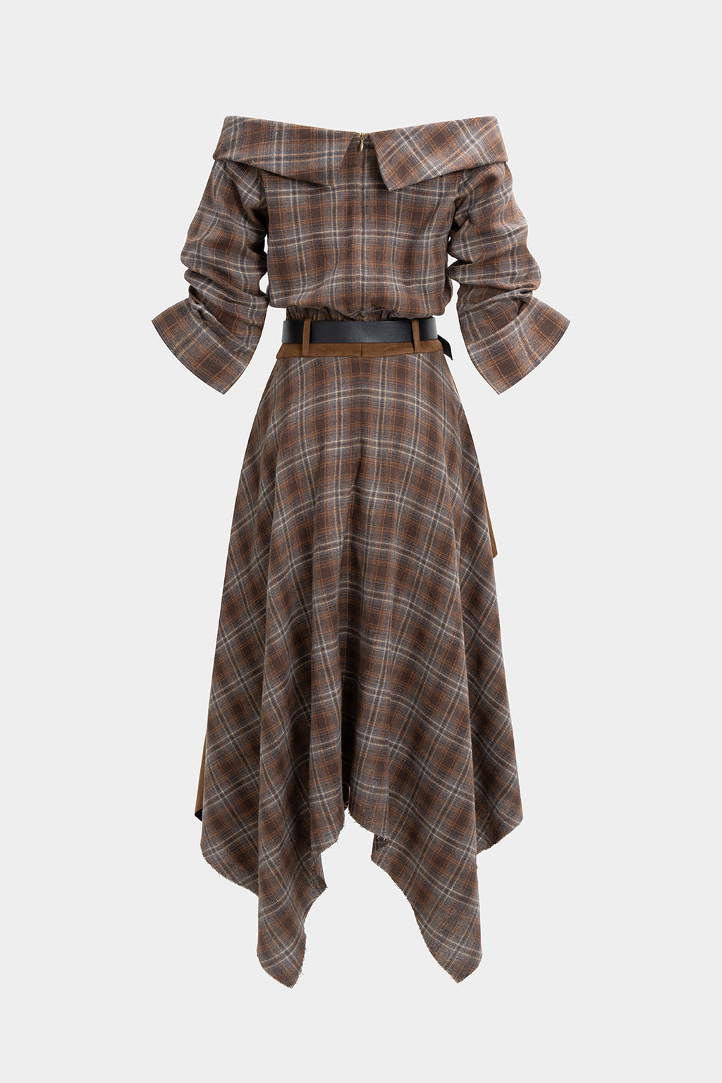 שמלת מידי עם כתפיים פתוחות ודלתות, רוכסן וחגורה, שרוולים ארוכים והדפס זמש משובץ 