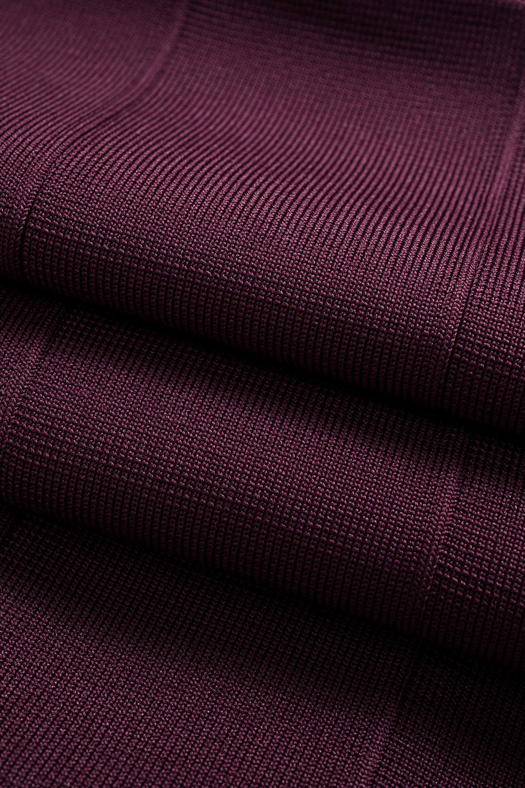 חצאית צמודה עם רוכסן בגזרה גבוהה 