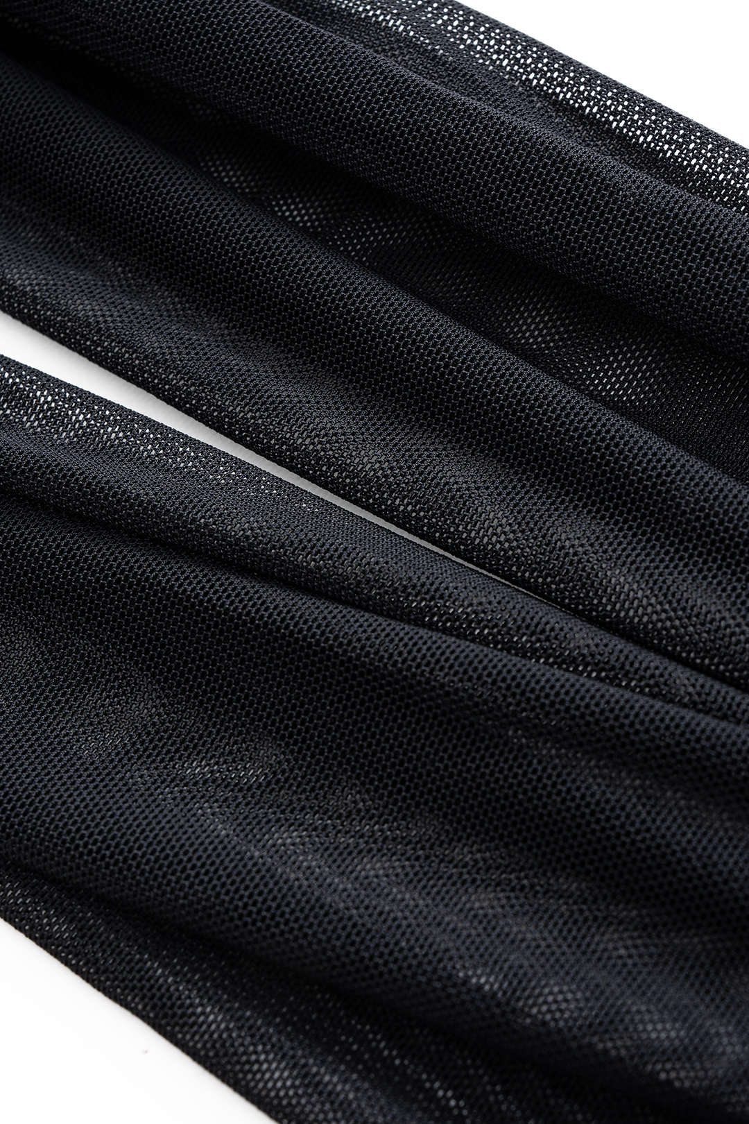 שמלת מיני עם שרוולים ארוכים וטלאים מרשת 