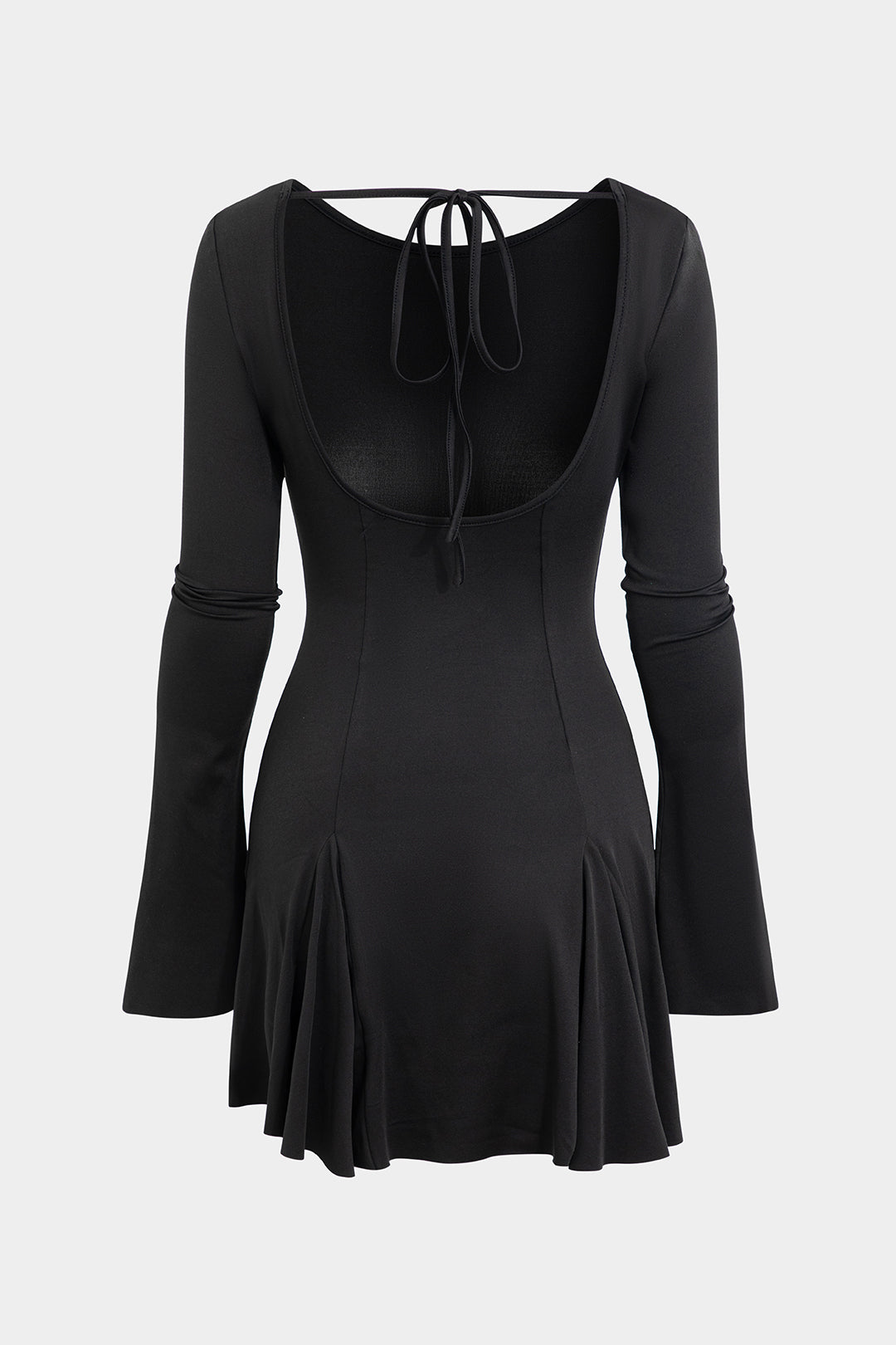 שמלת מיני ללא גב עם שרוולים ארוכים וקשירה 