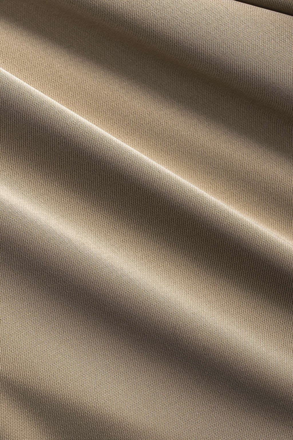 חולצה ארוכת שרוולים עם קפלים סאטן וכפתורים 