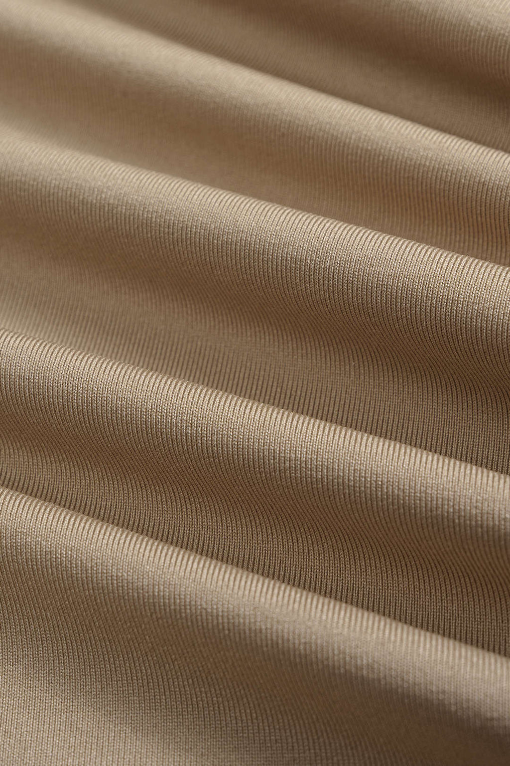 חצאית אסימטרית עם קפלים 