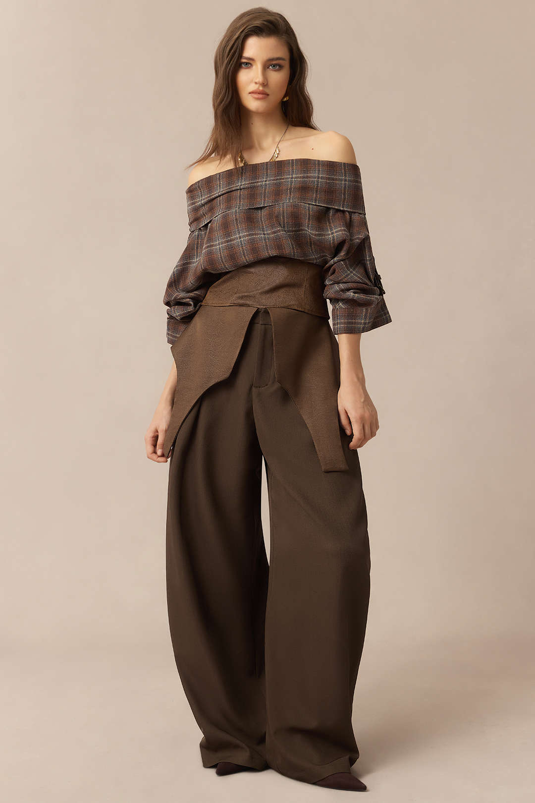 חולצה ארוכת שרוולים עם רוכסן, הדפס משובץ וטלאים של סאטן 